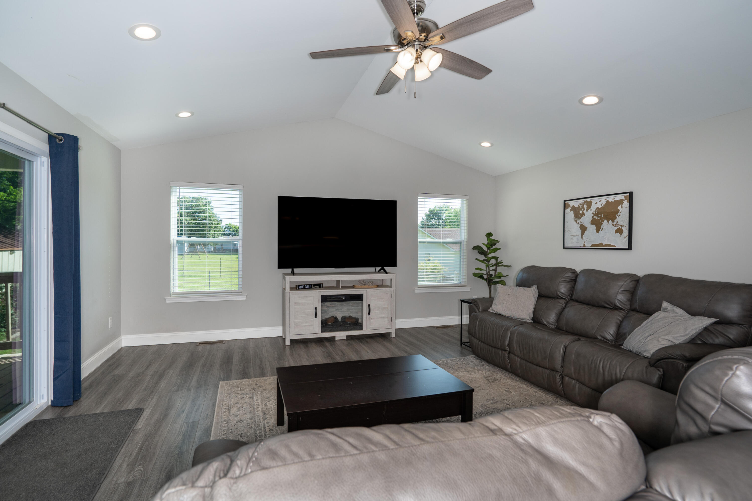 595 New Union Circle