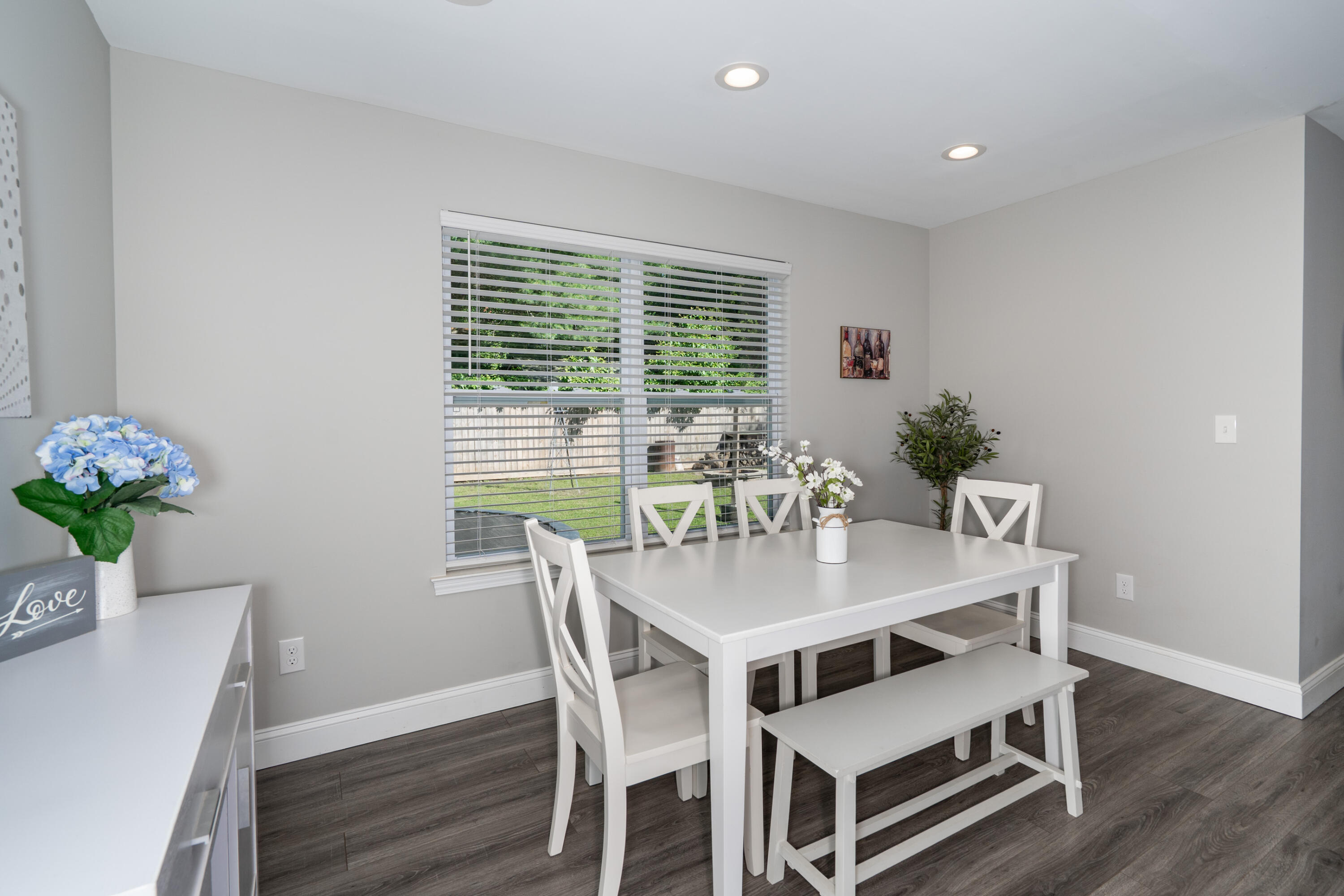 595 New Union Circle