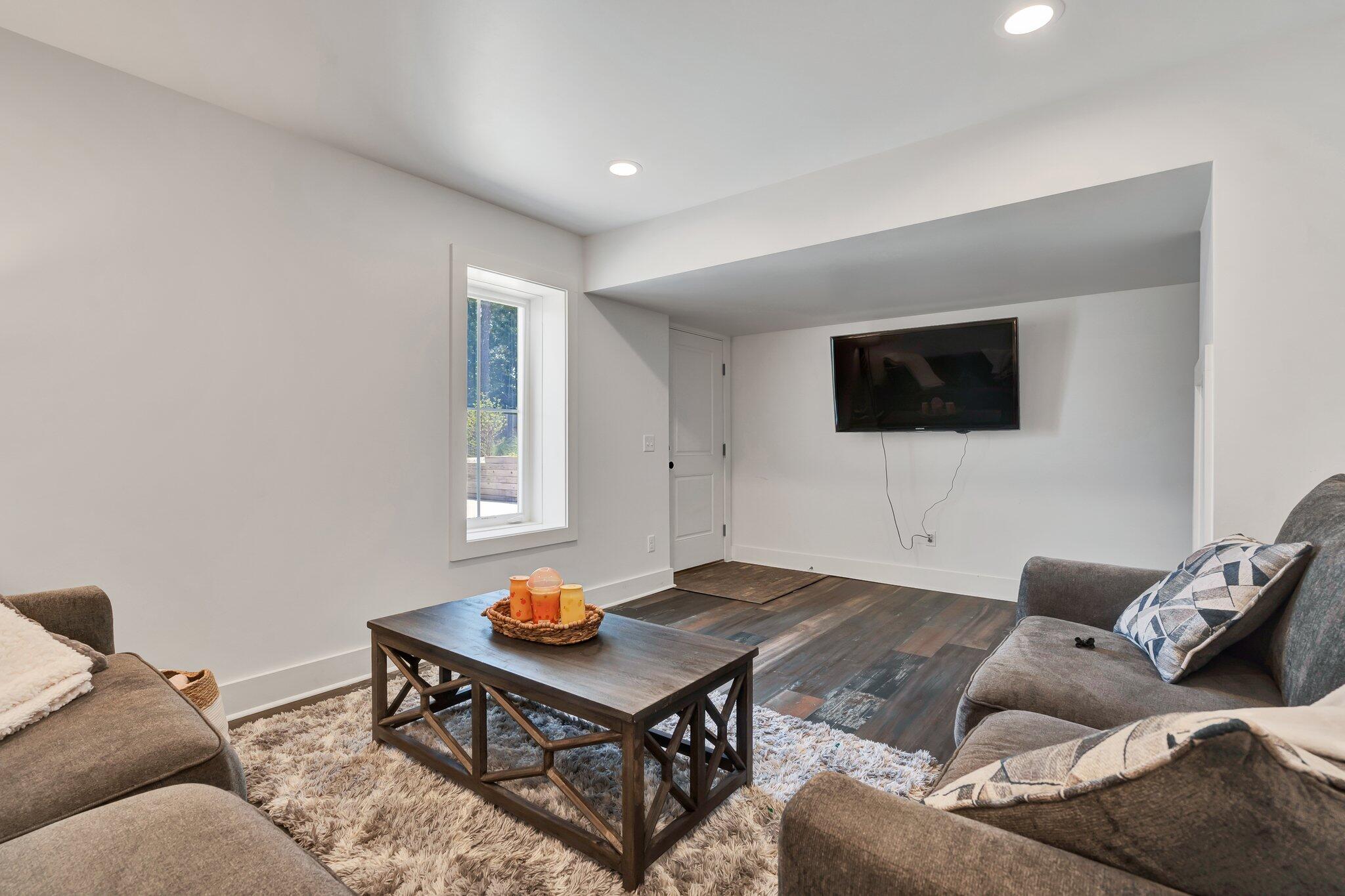 406 Pine Hill Road, McDonald