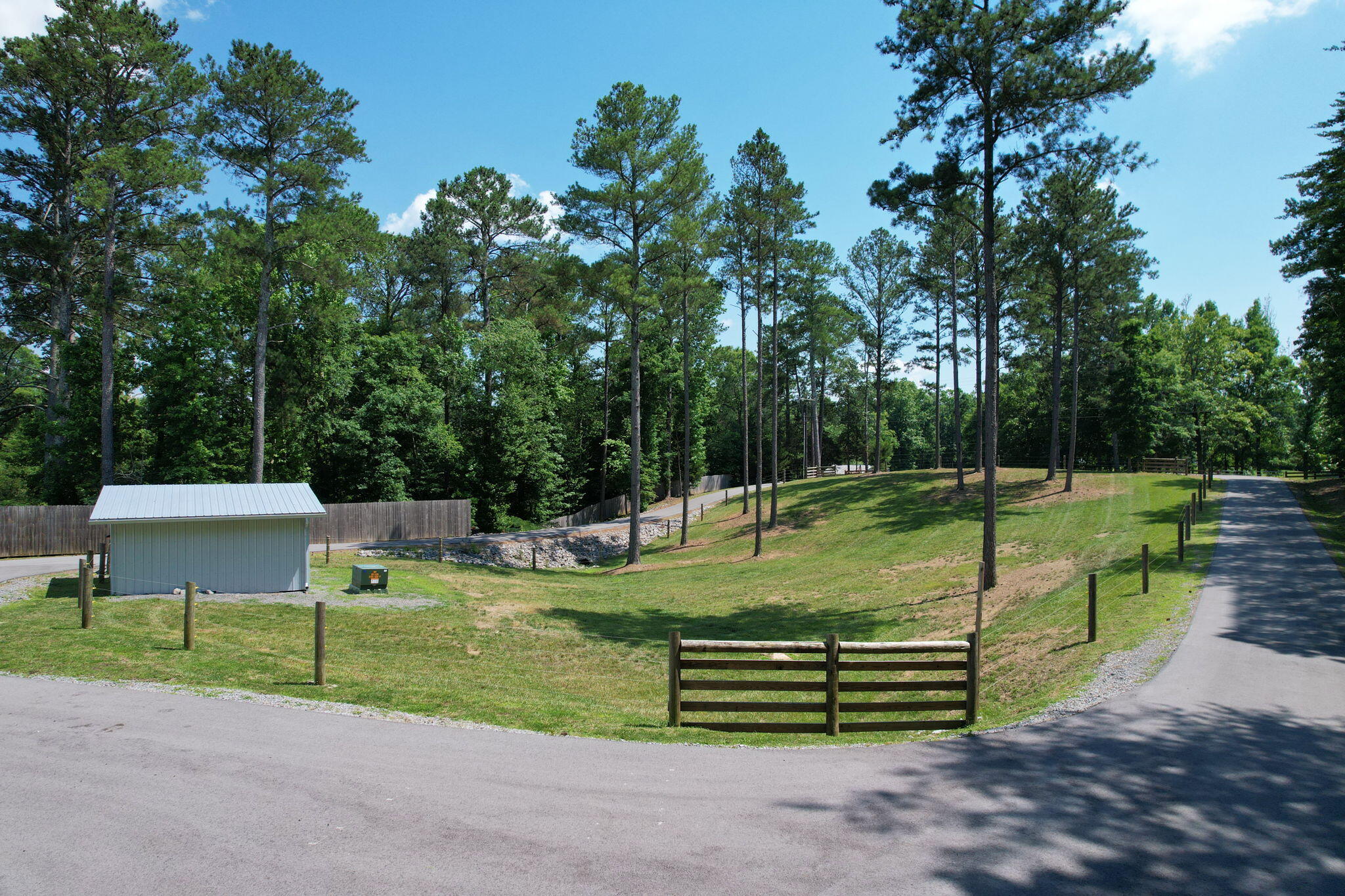 406 Pine Hill Road, McDonald