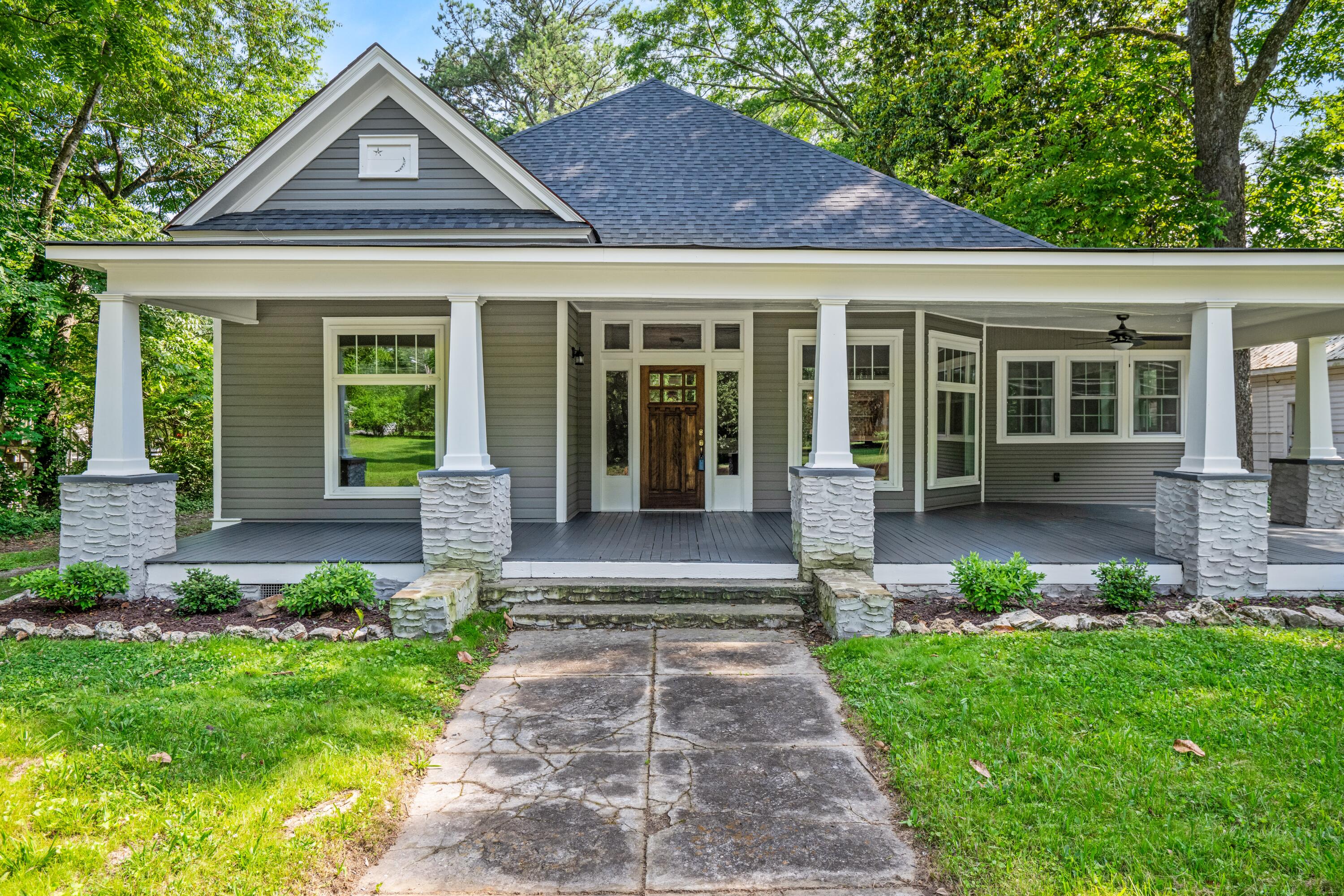 208 E Villanow Street, LaFayette