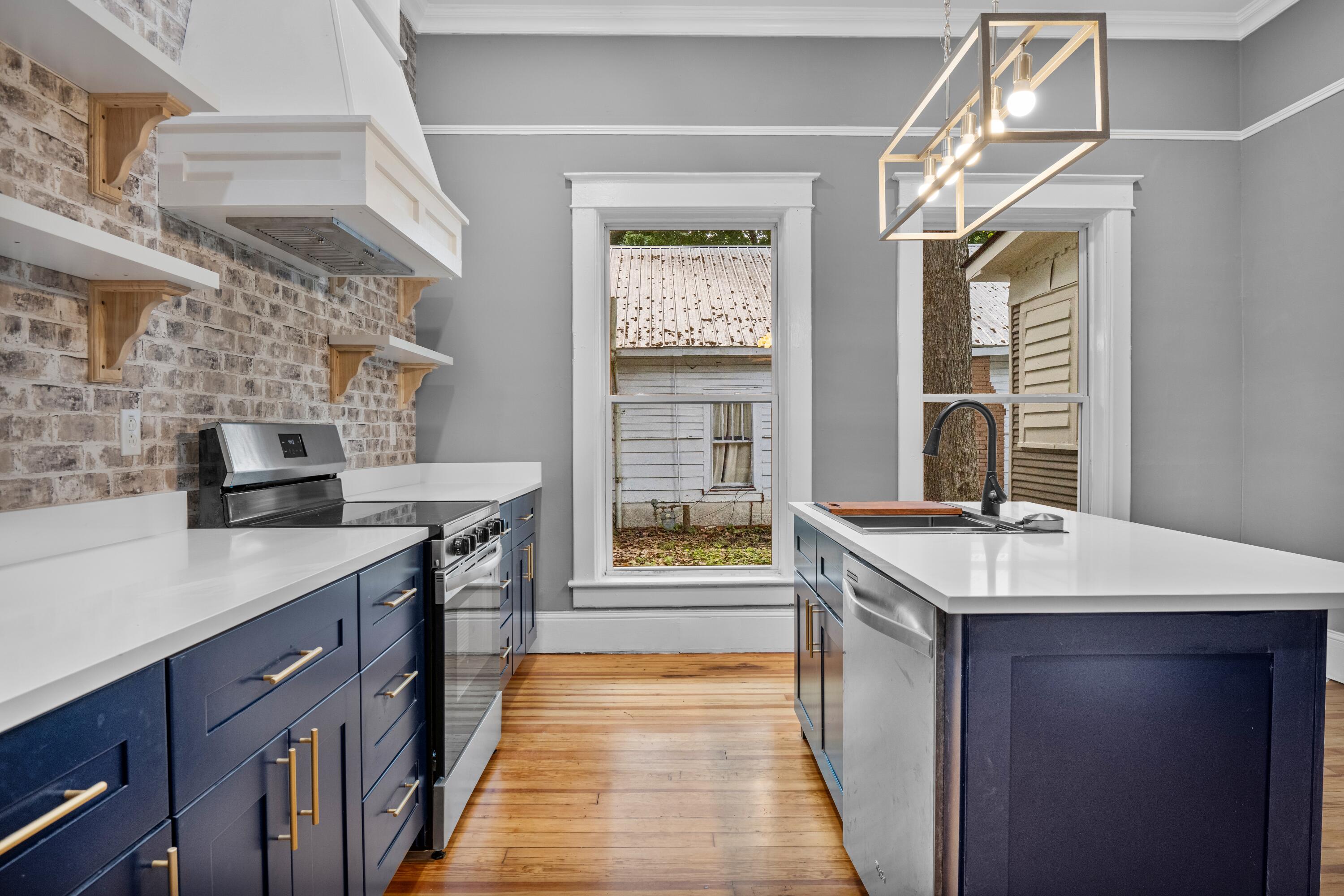 208 E Villanow Street, LaFayette