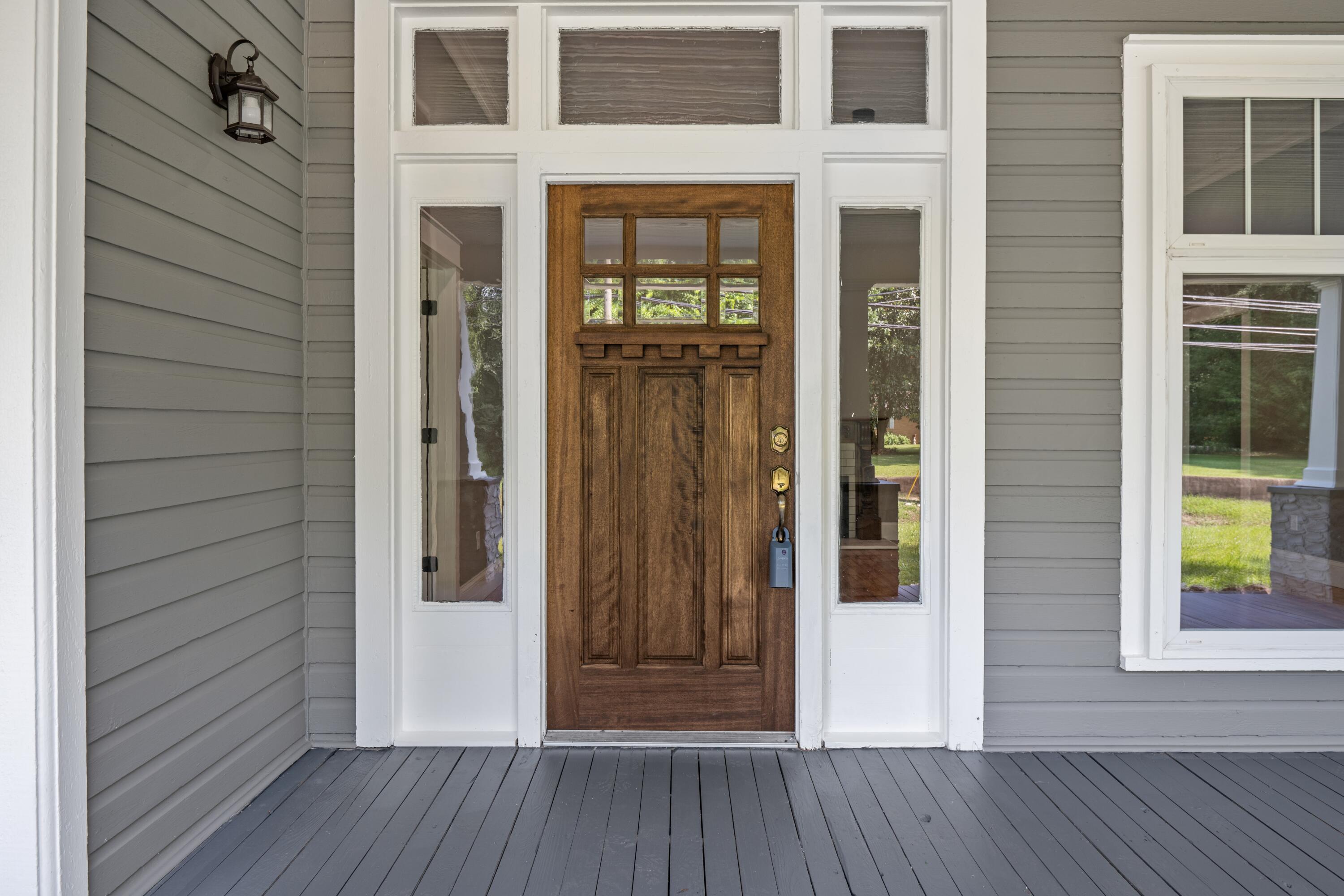 208 E Villanow Street, LaFayette