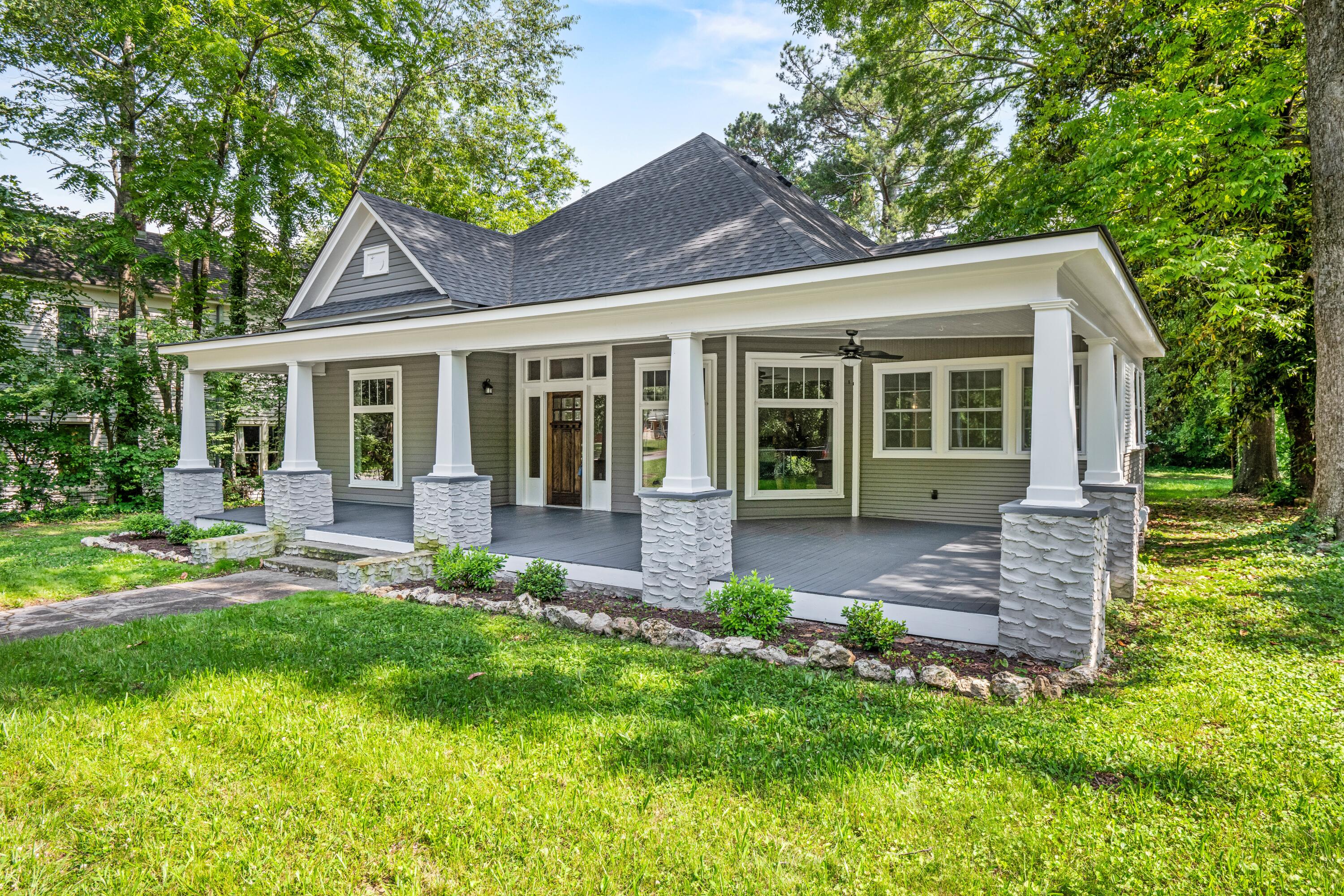 208 E Villanow Street, LaFayette