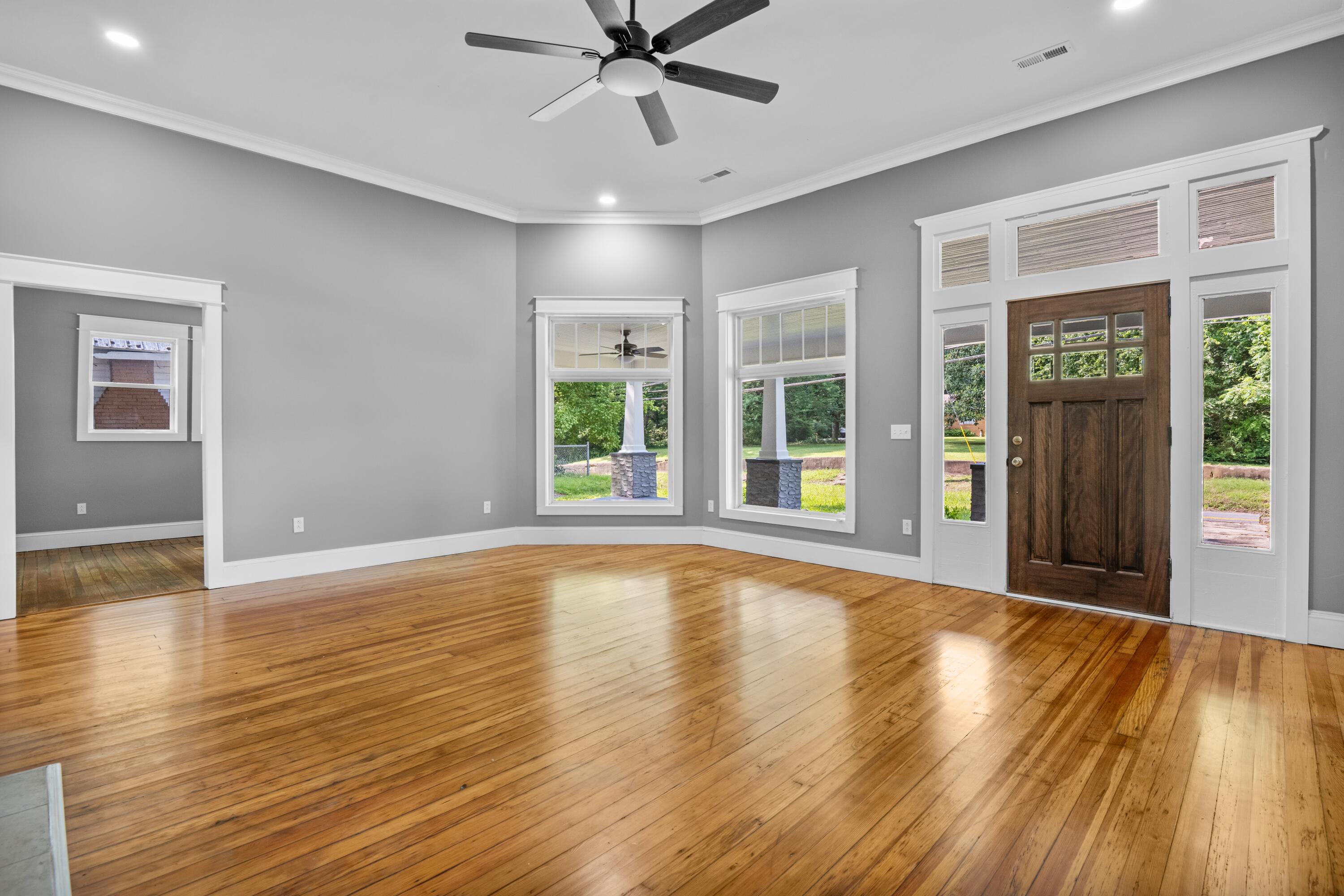 208 E Villanow Street, LaFayette