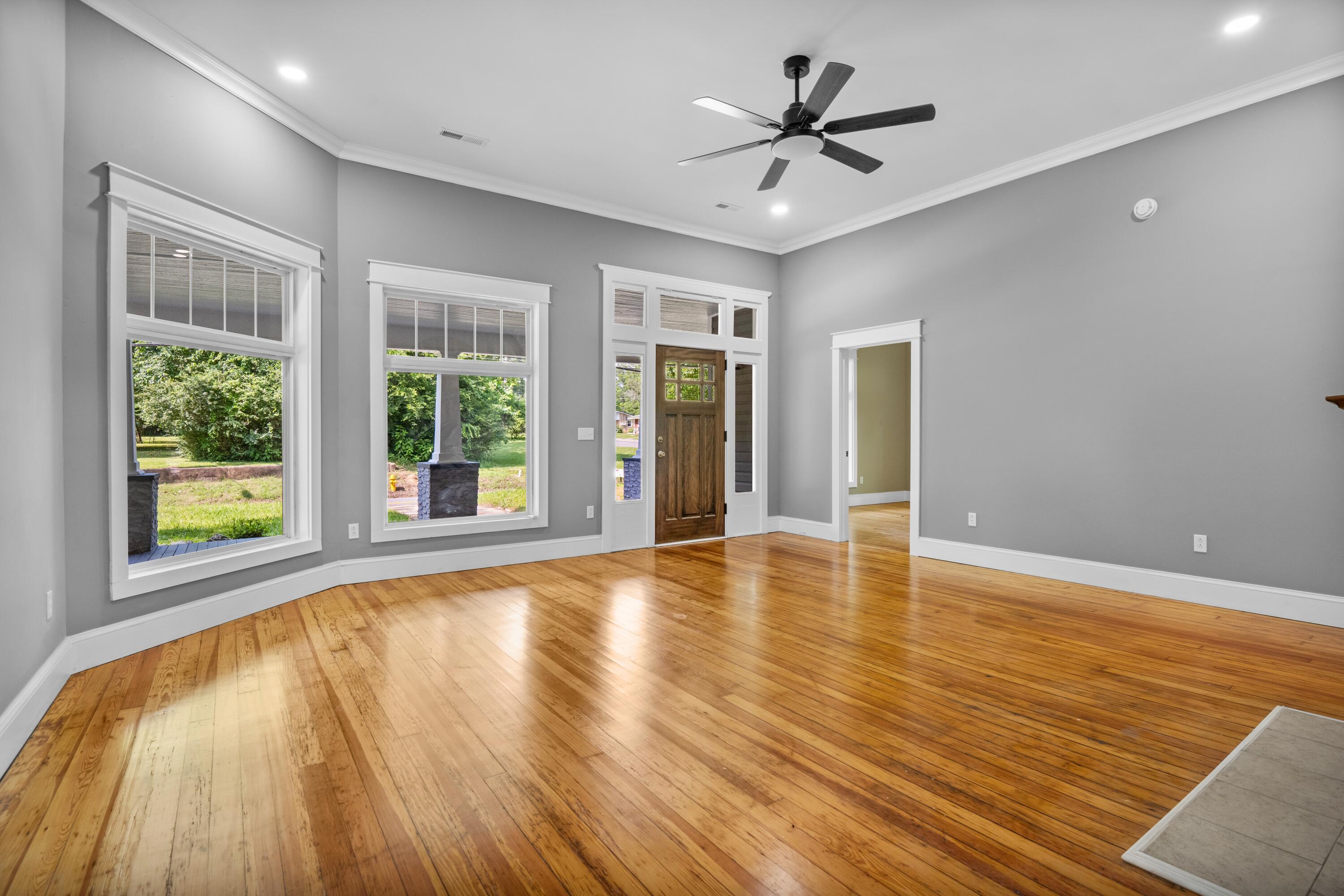 208 E Villanow Street, LaFayette