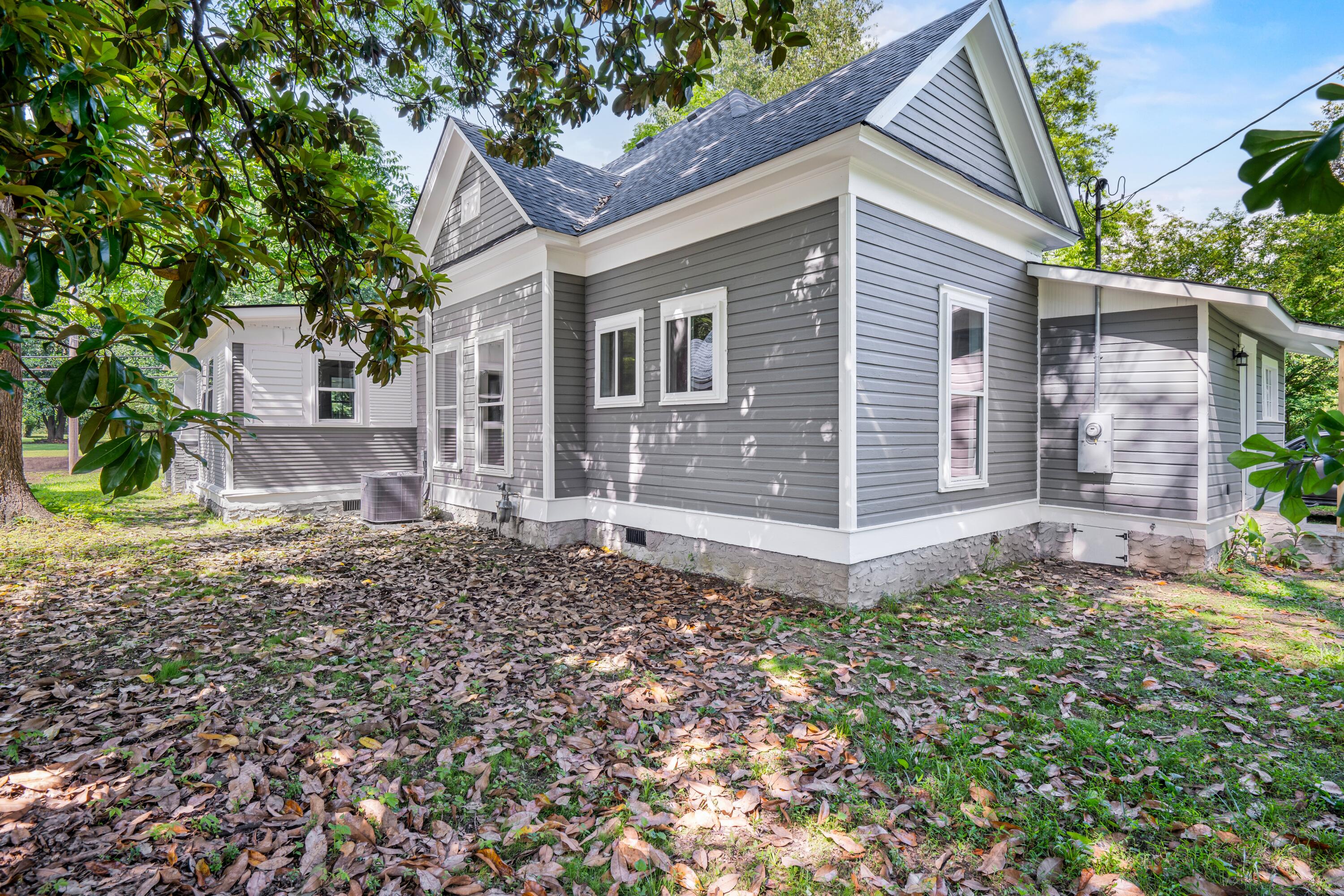 208 E Villanow Street, LaFayette