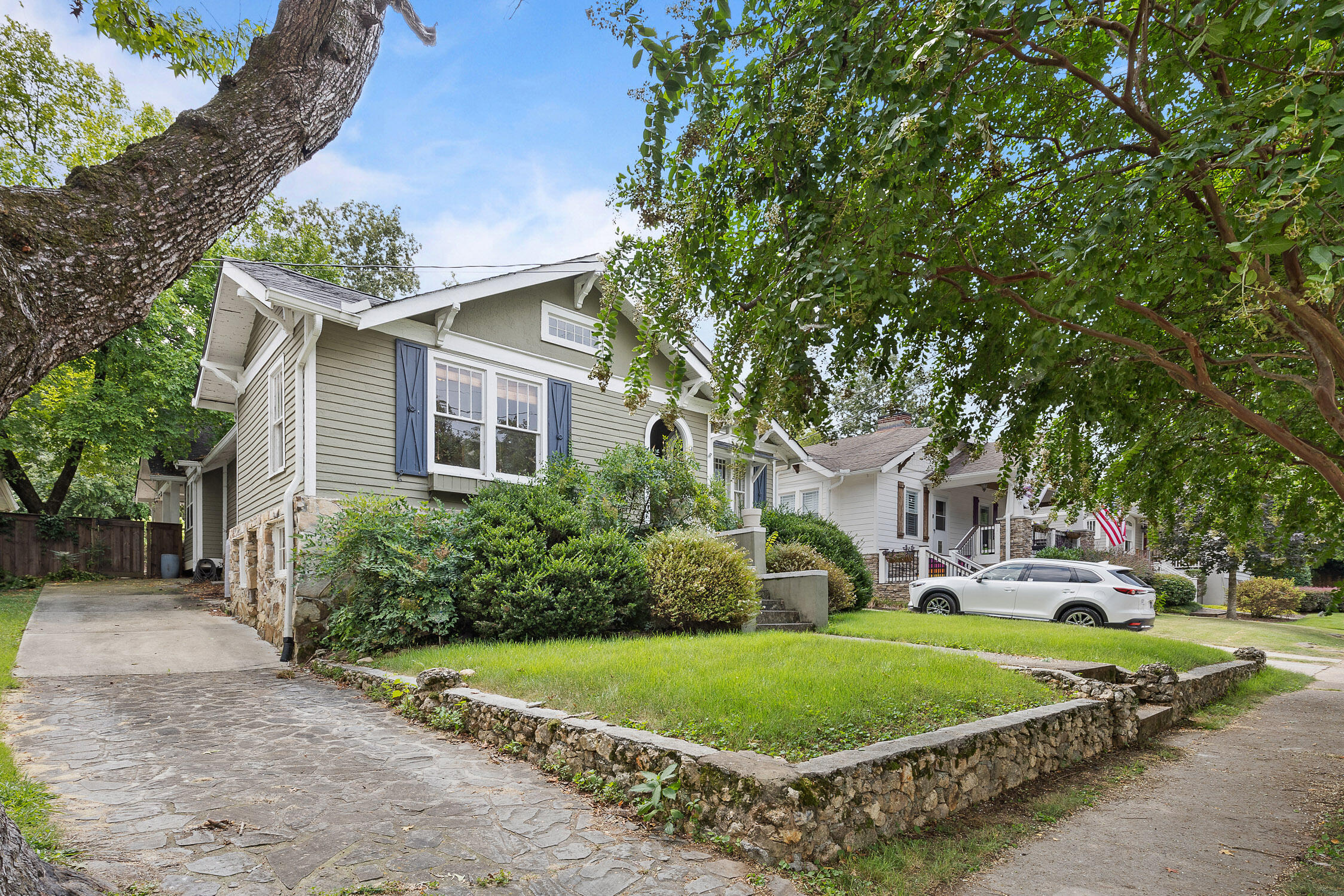 906 Young Avenue