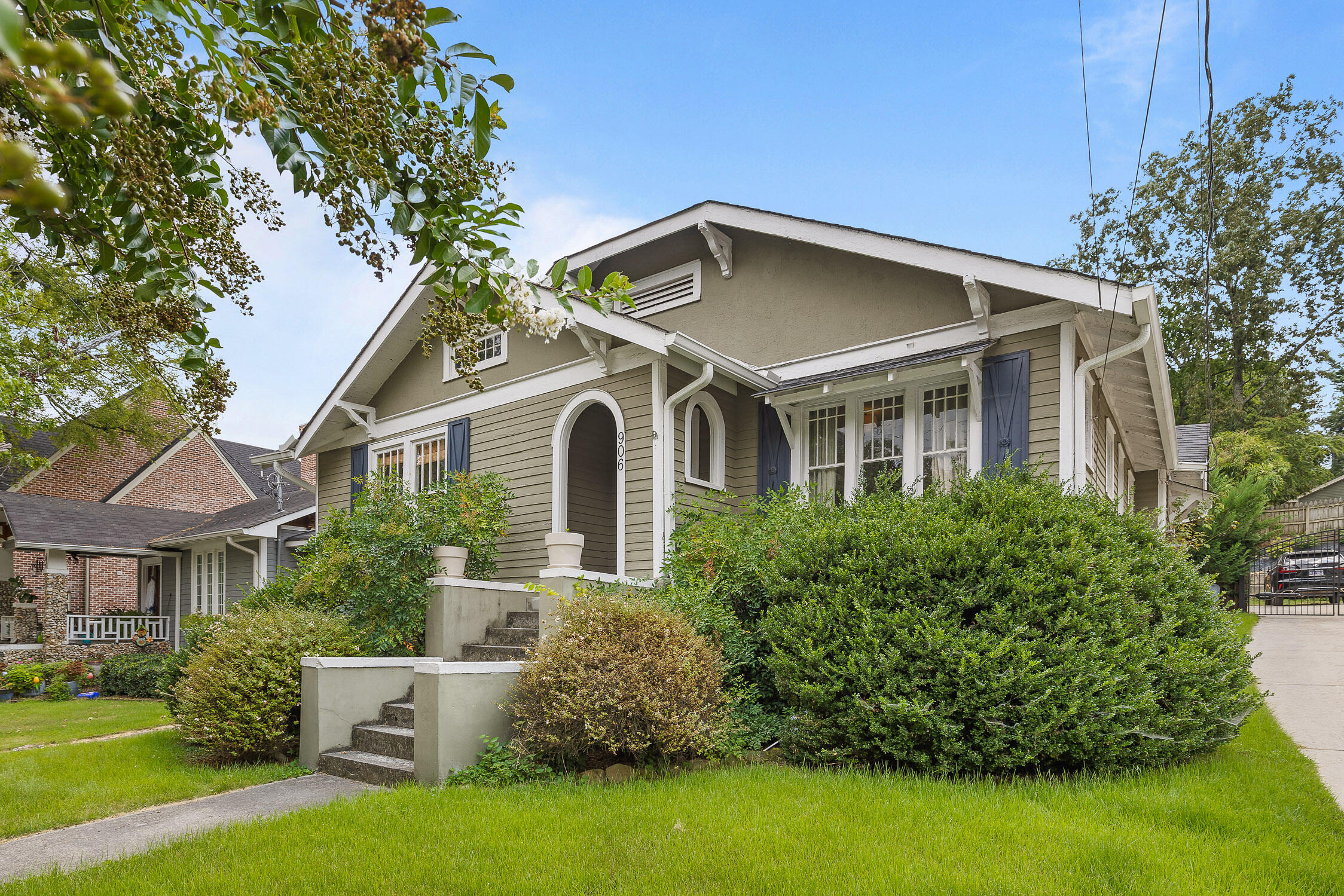 906 Young Avenue