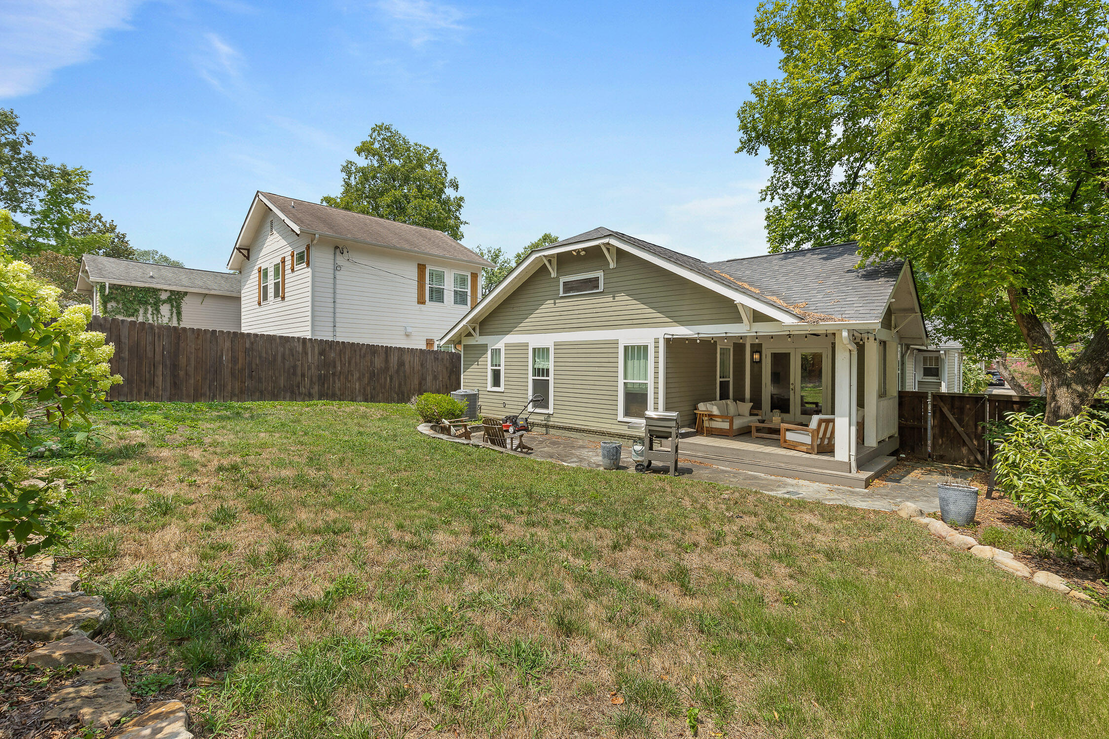 906 Young Avenue