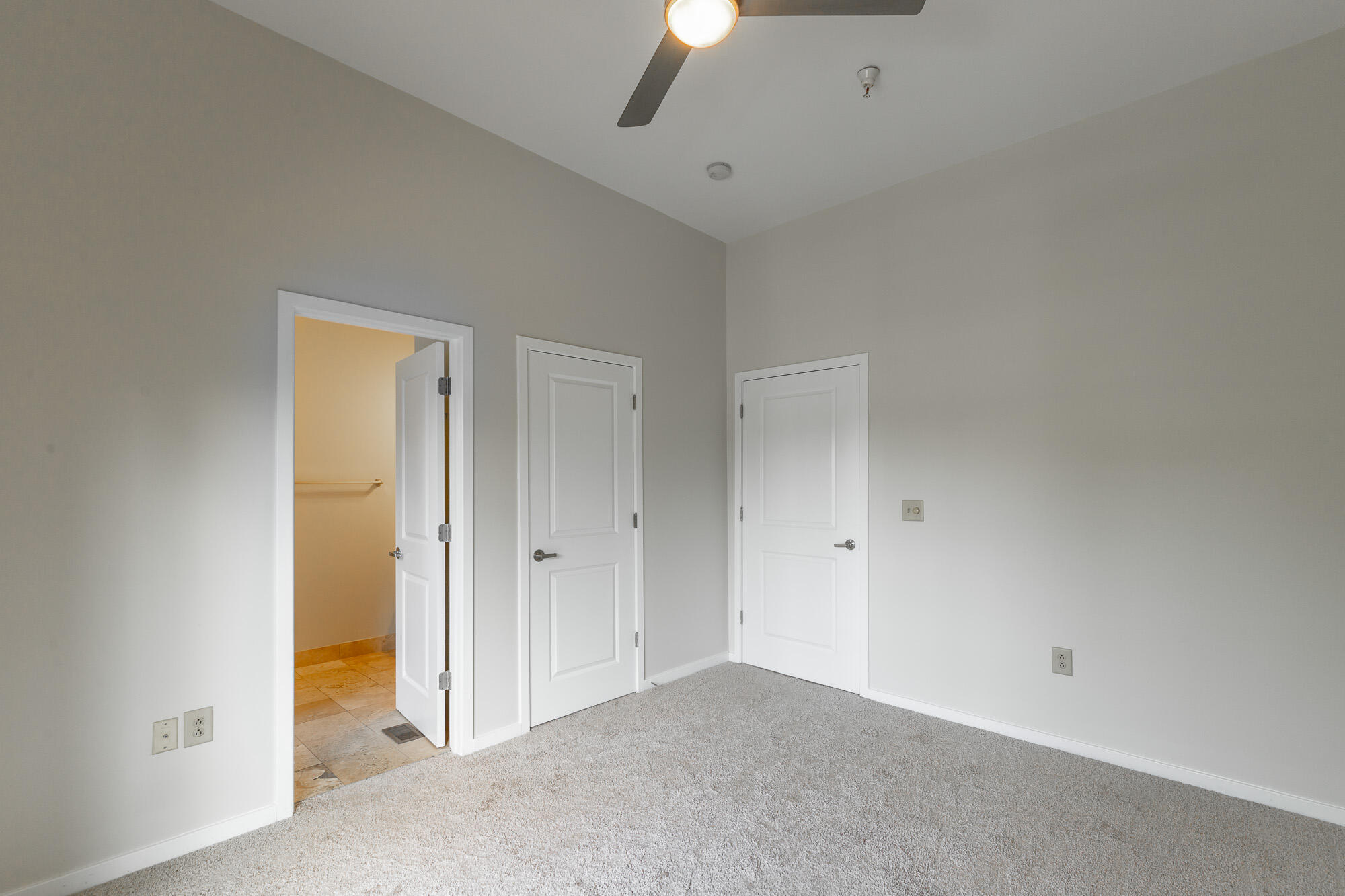 852 E 8th Street