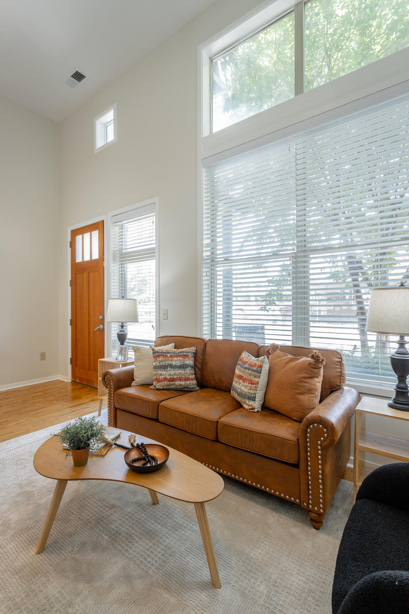 852 E 8th Street