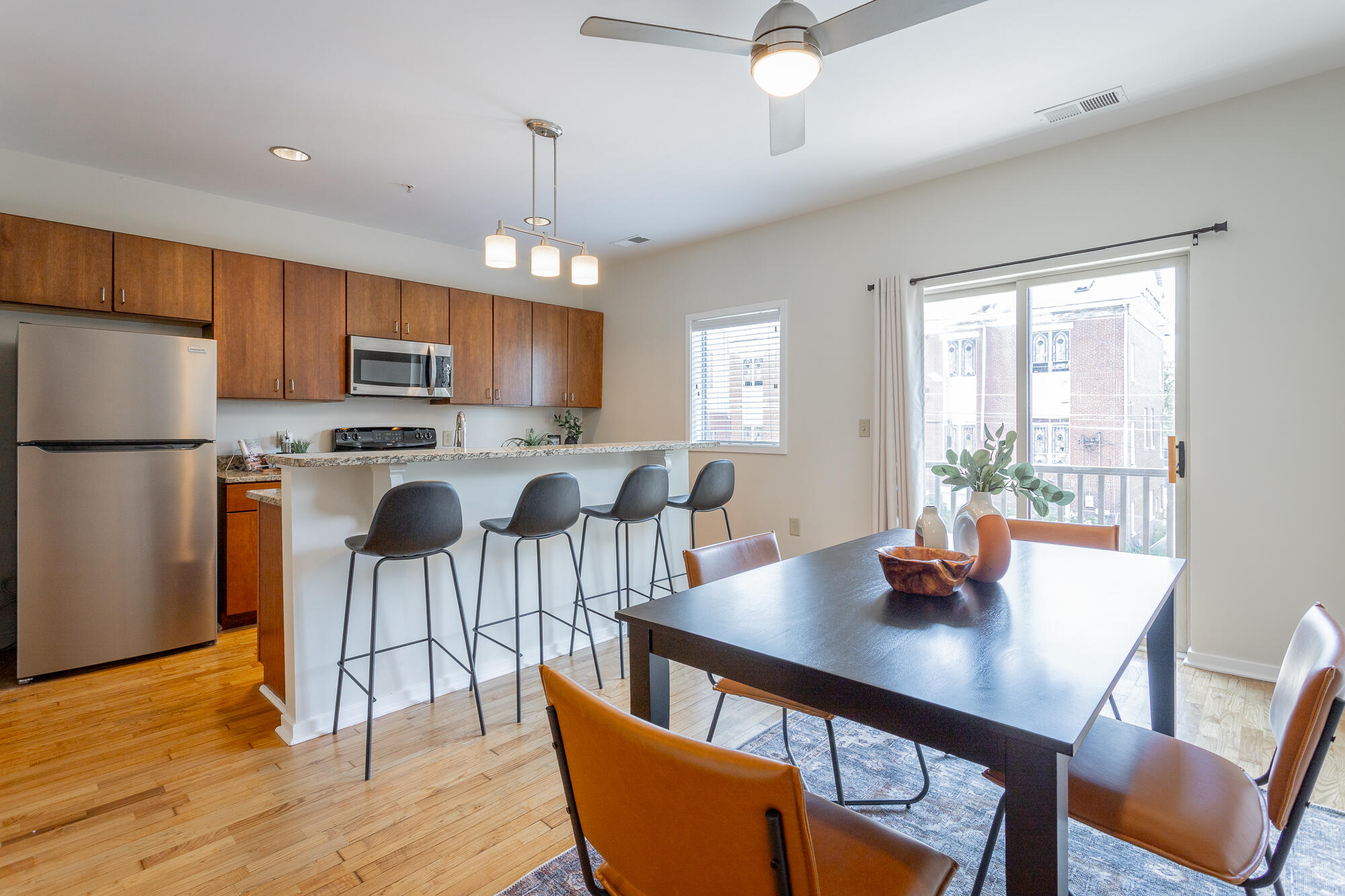 852 E 8th Street