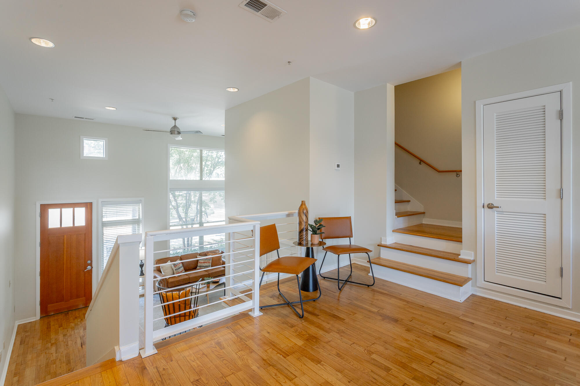 852 E 8th Street