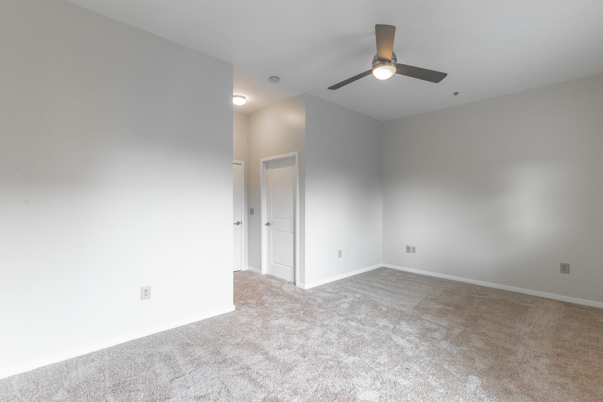 852 E 8th Street