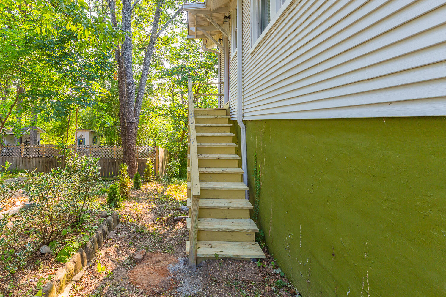 1148 Highland Drive