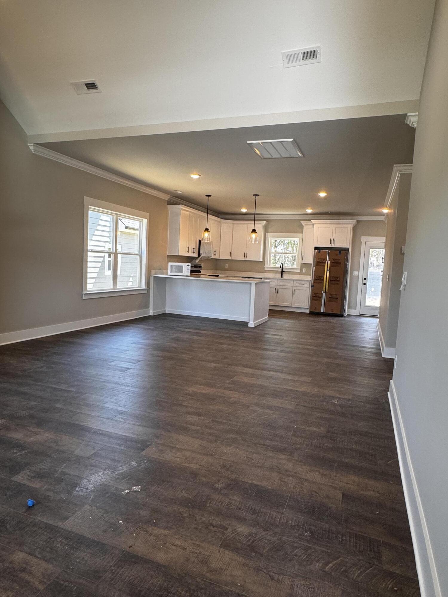 569 Willow Grv Court