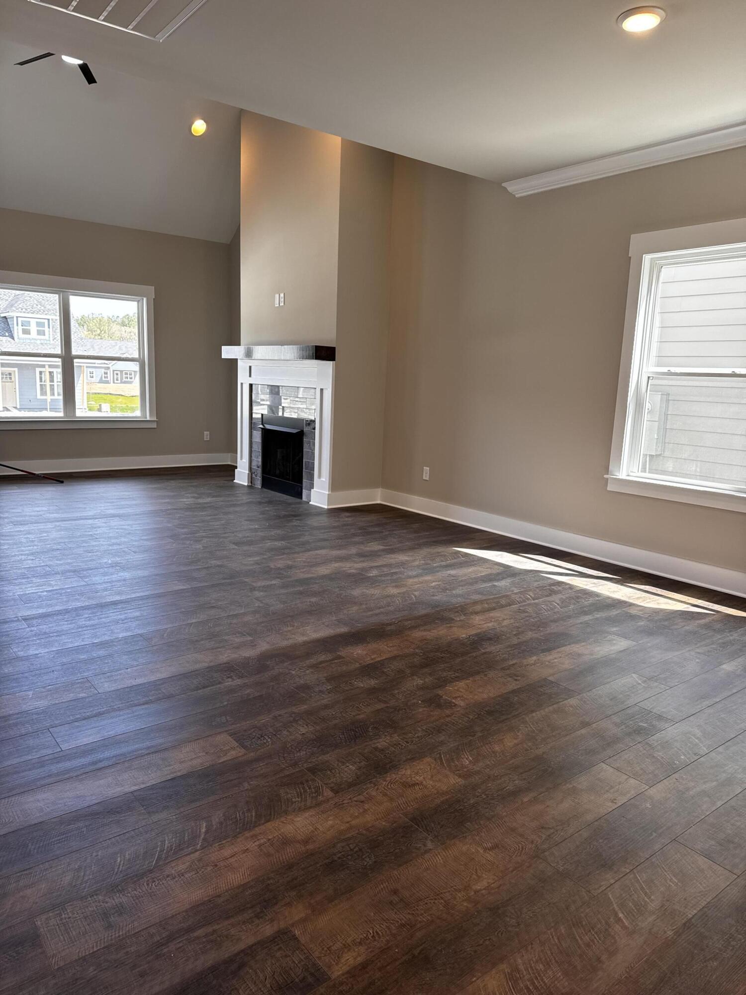 569 Willow Grv Court