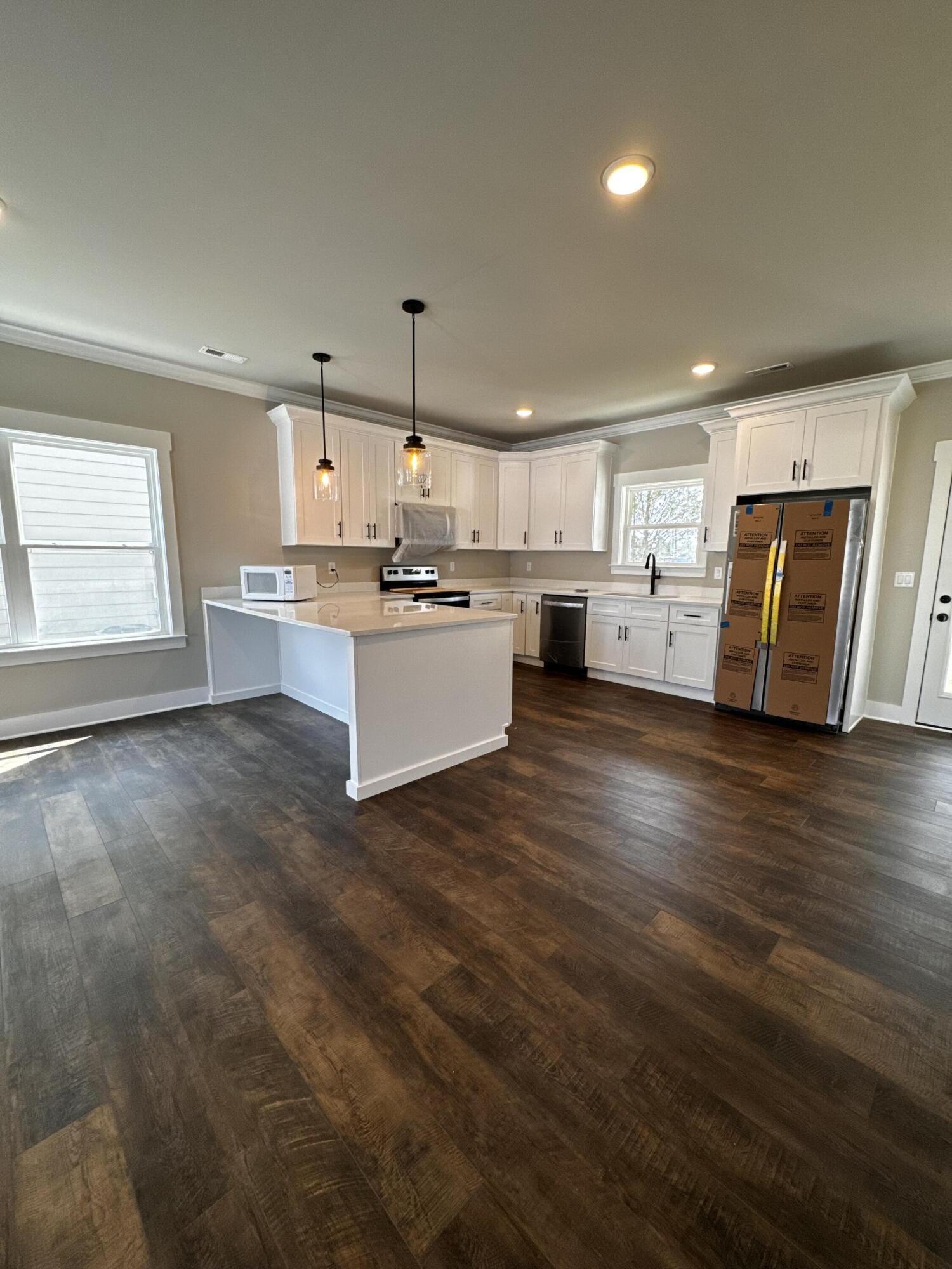 569 Willow Grv Court