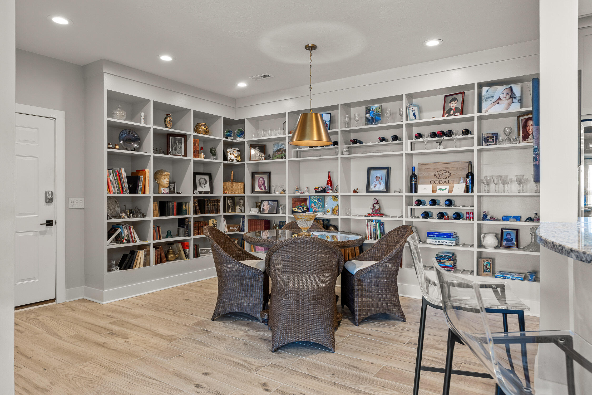 4274 Lakeshore Lane, 102