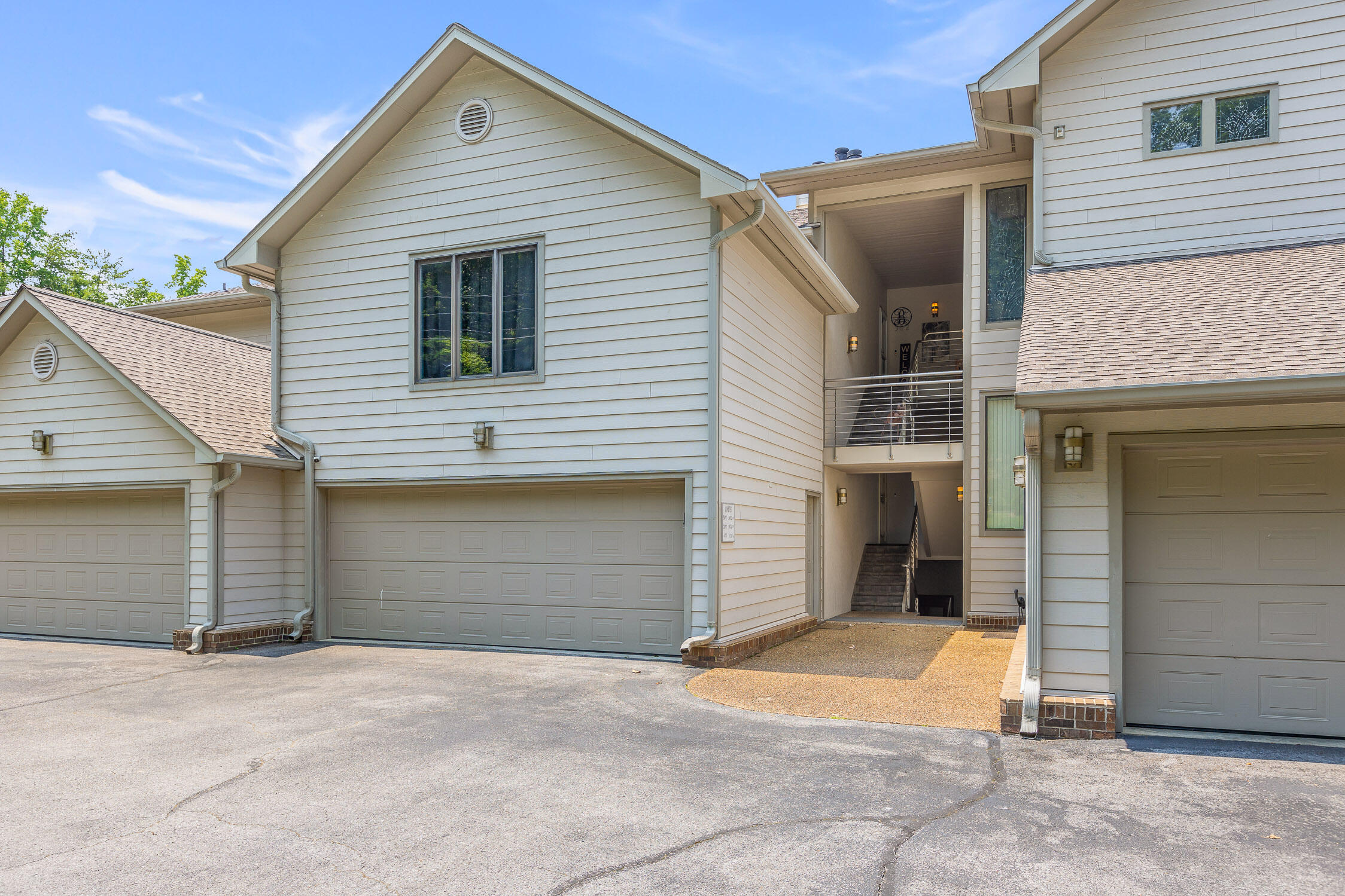 4274 Lakeshore Lane, 102