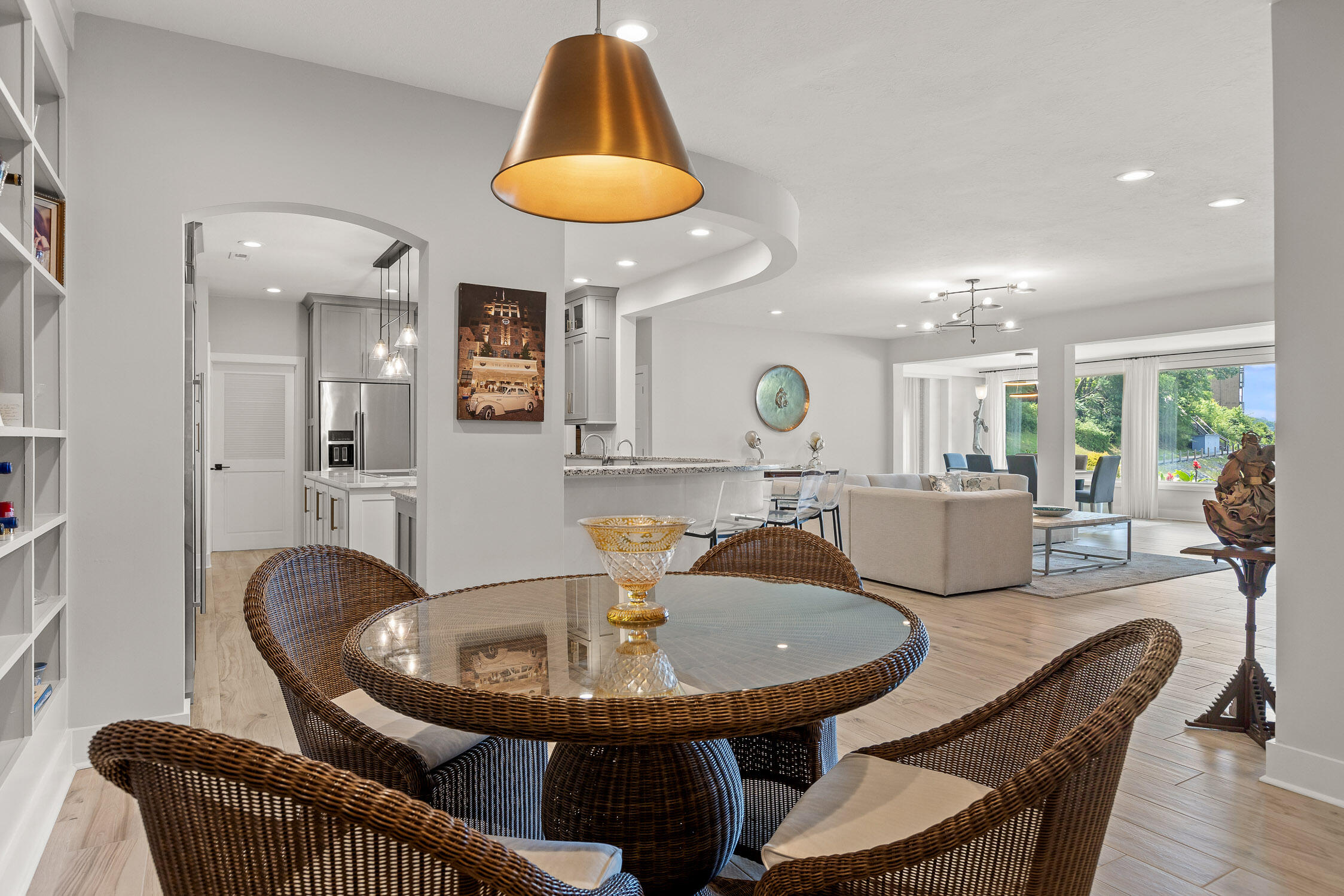 4274 Lakeshore Lane, 102