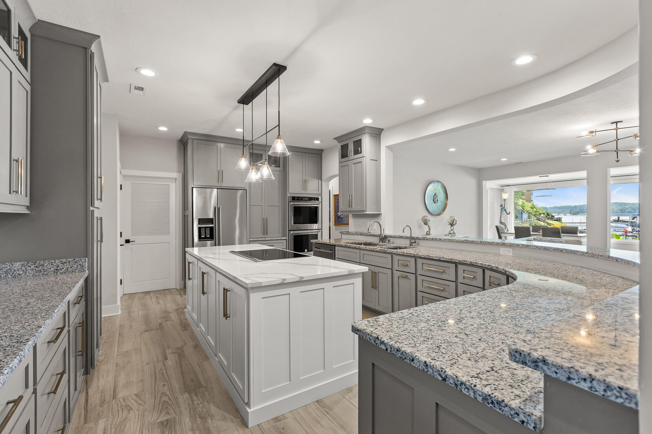 4274 Lakeshore Lane, 102