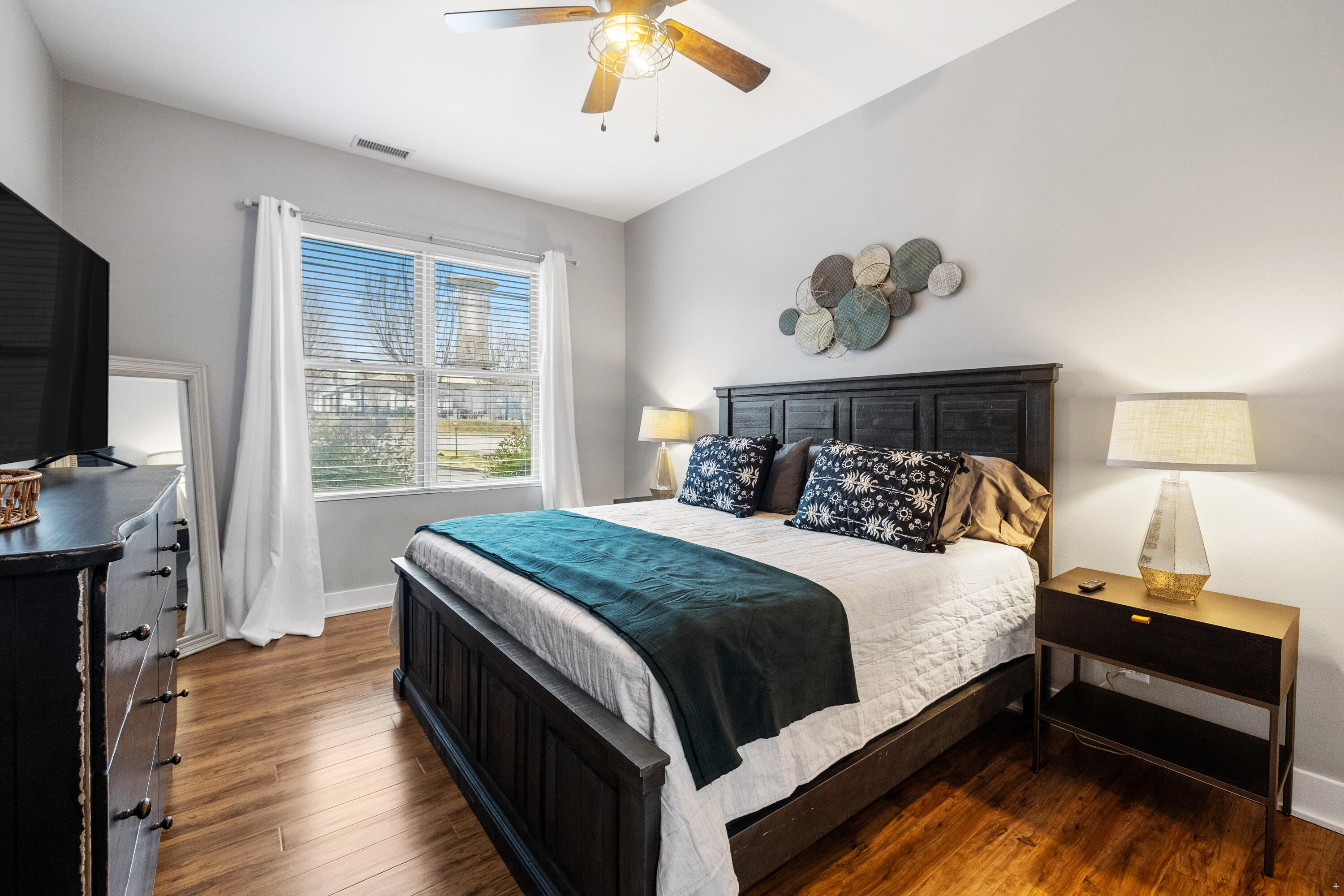 1609 Long Street, 105