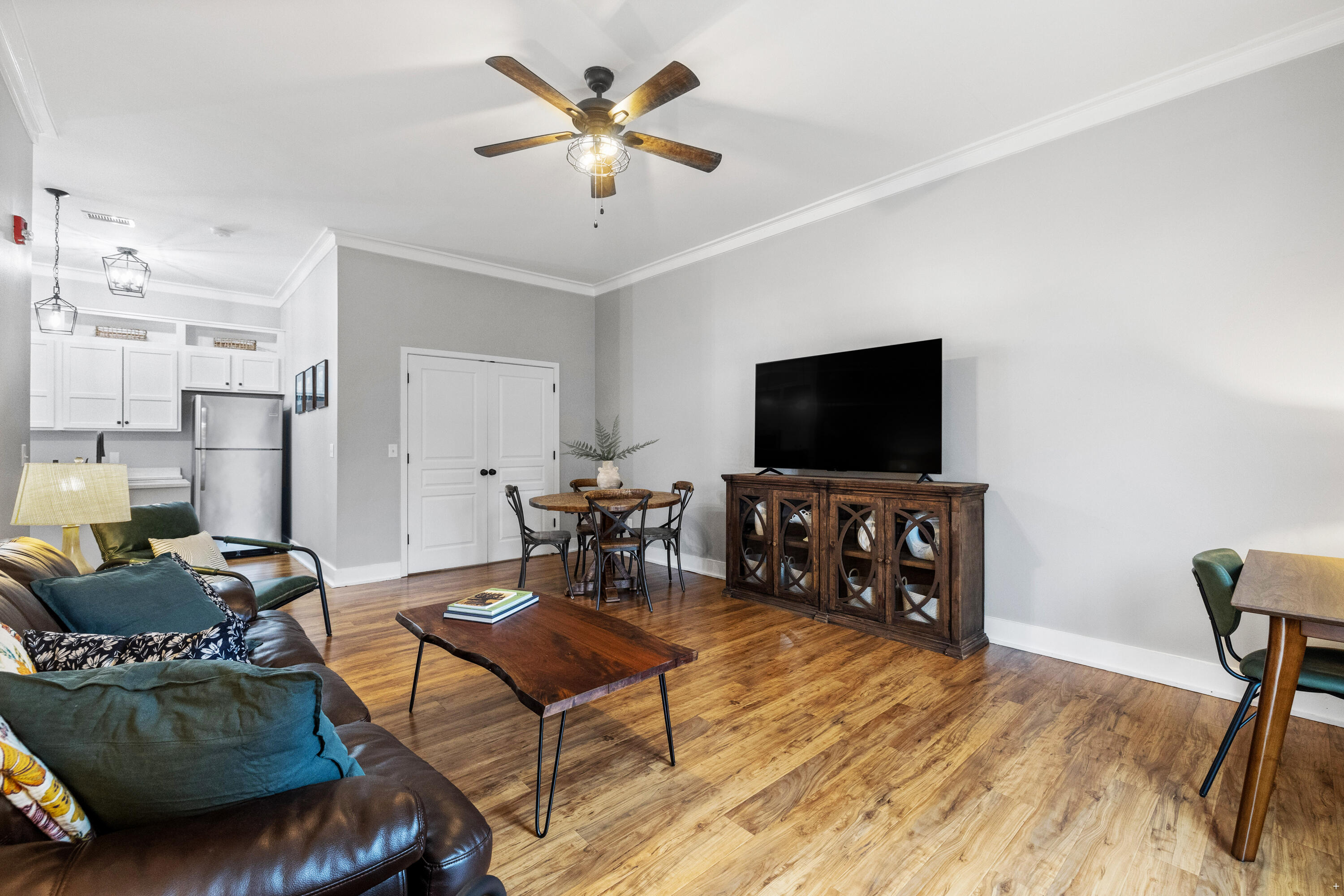 1609 Long Street, 105
