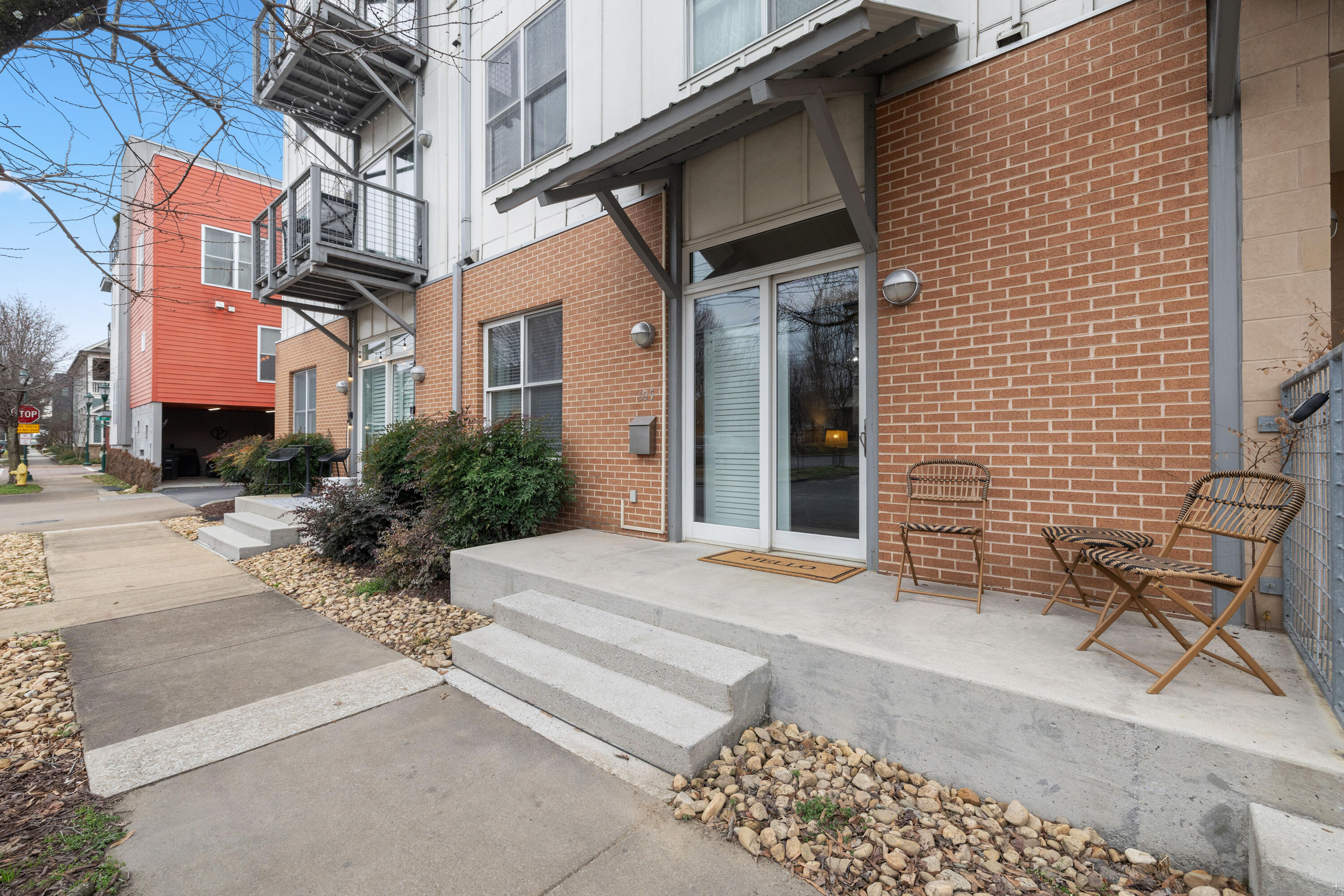 1609 Long Street, 105