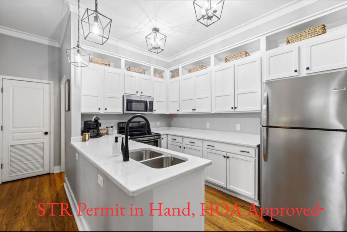 1609 Long Street, 105
