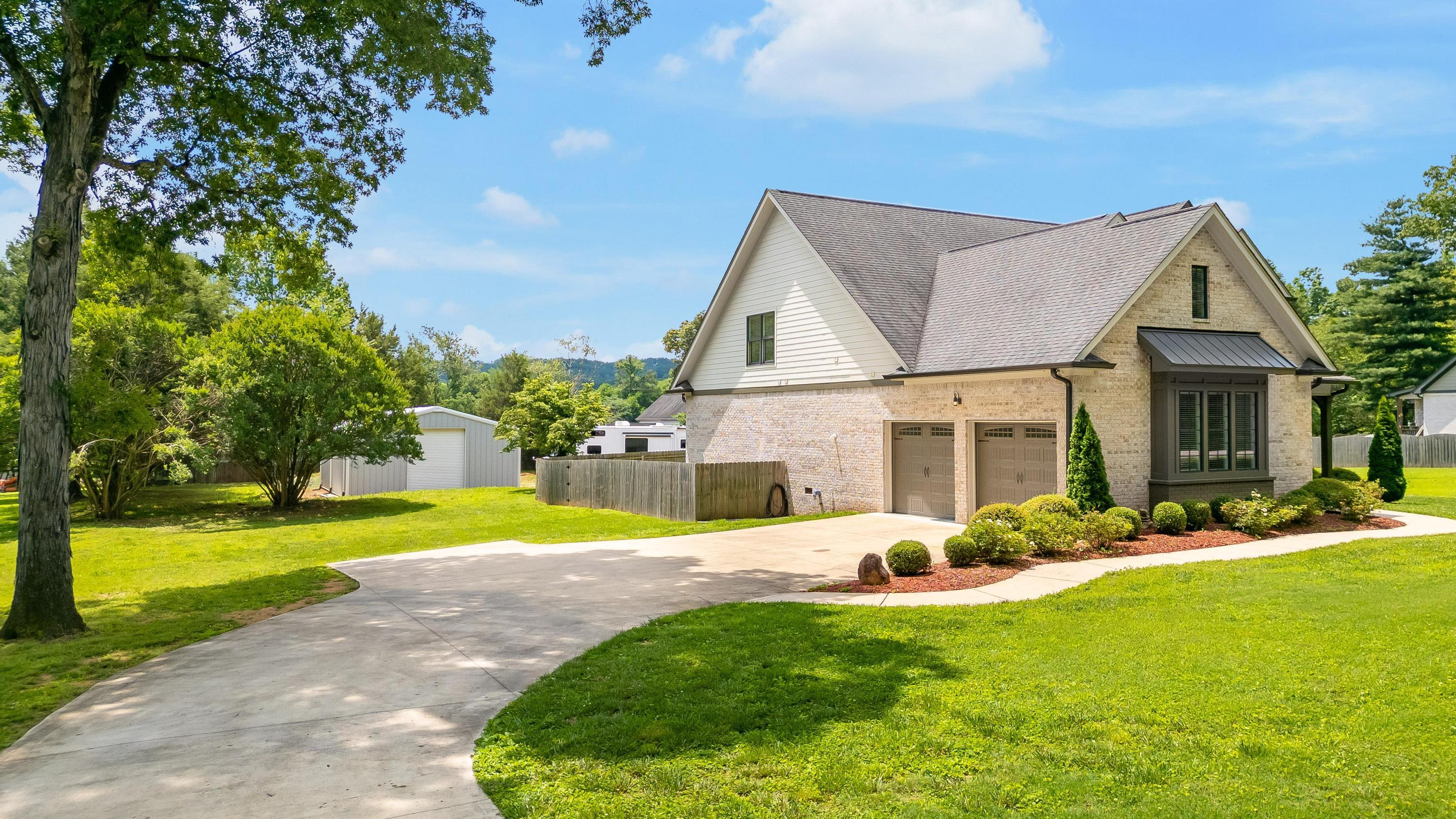7608 Selcer Road