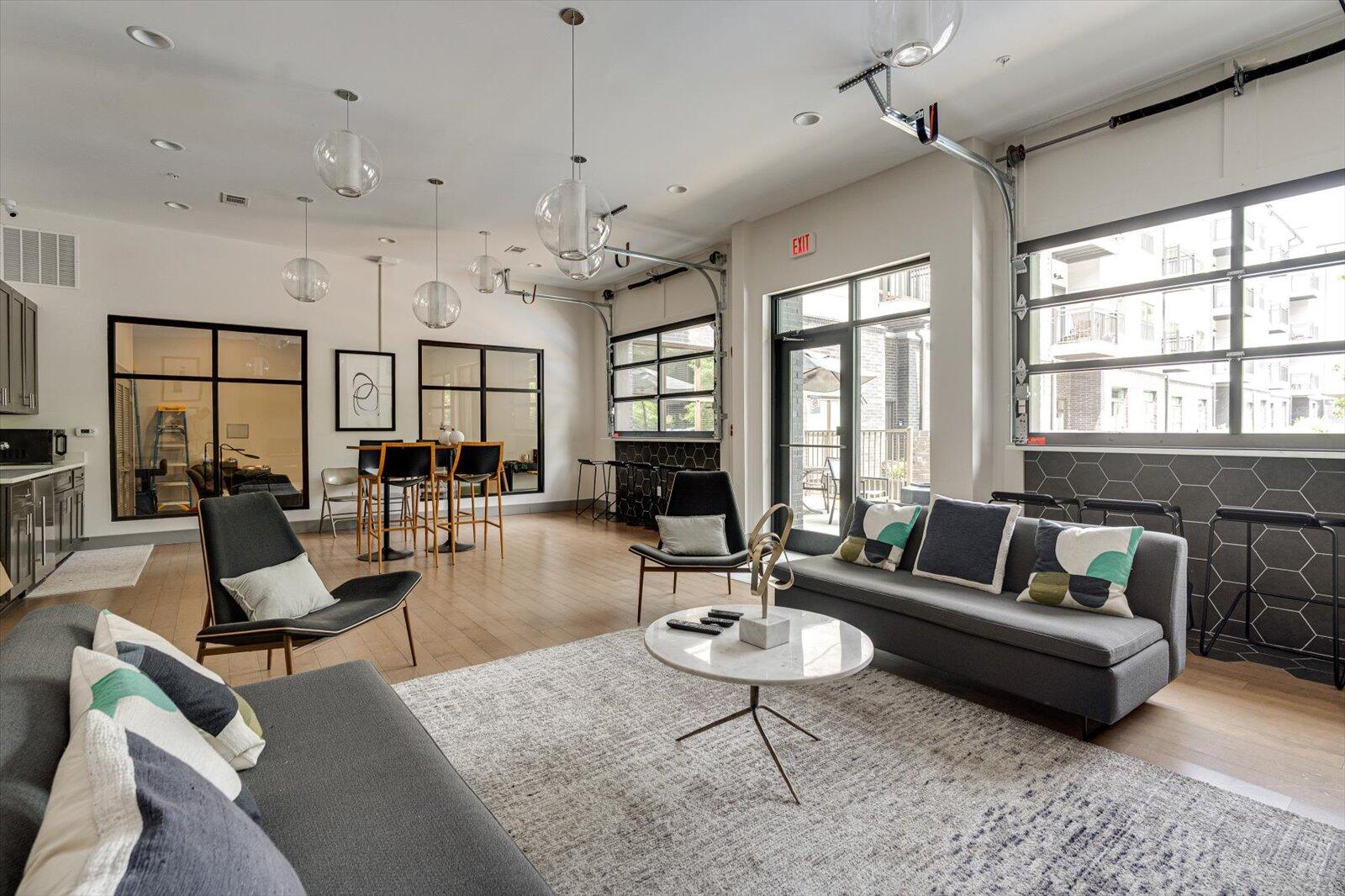 782 Riverfront Parkway, 313