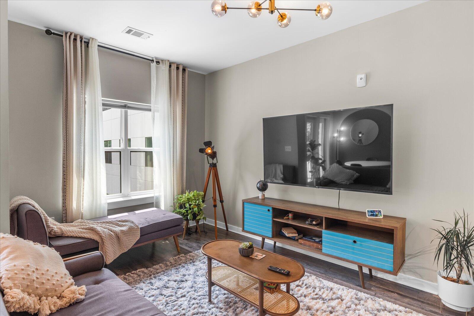 782 Riverfront Parkway, 313