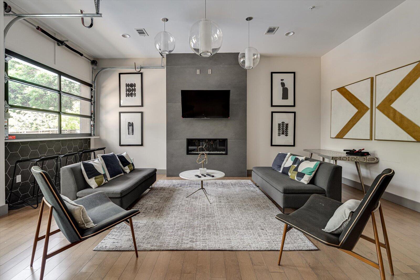782 Riverfront Parkway, 313