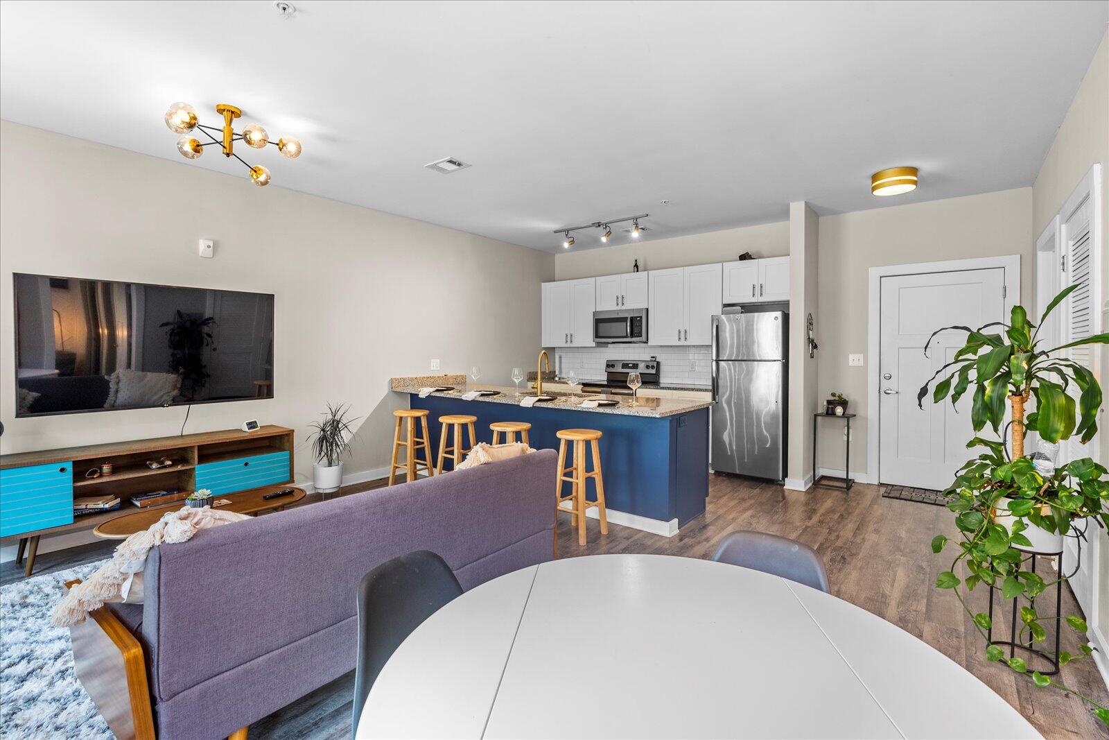 782 Riverfront Parkway, 313