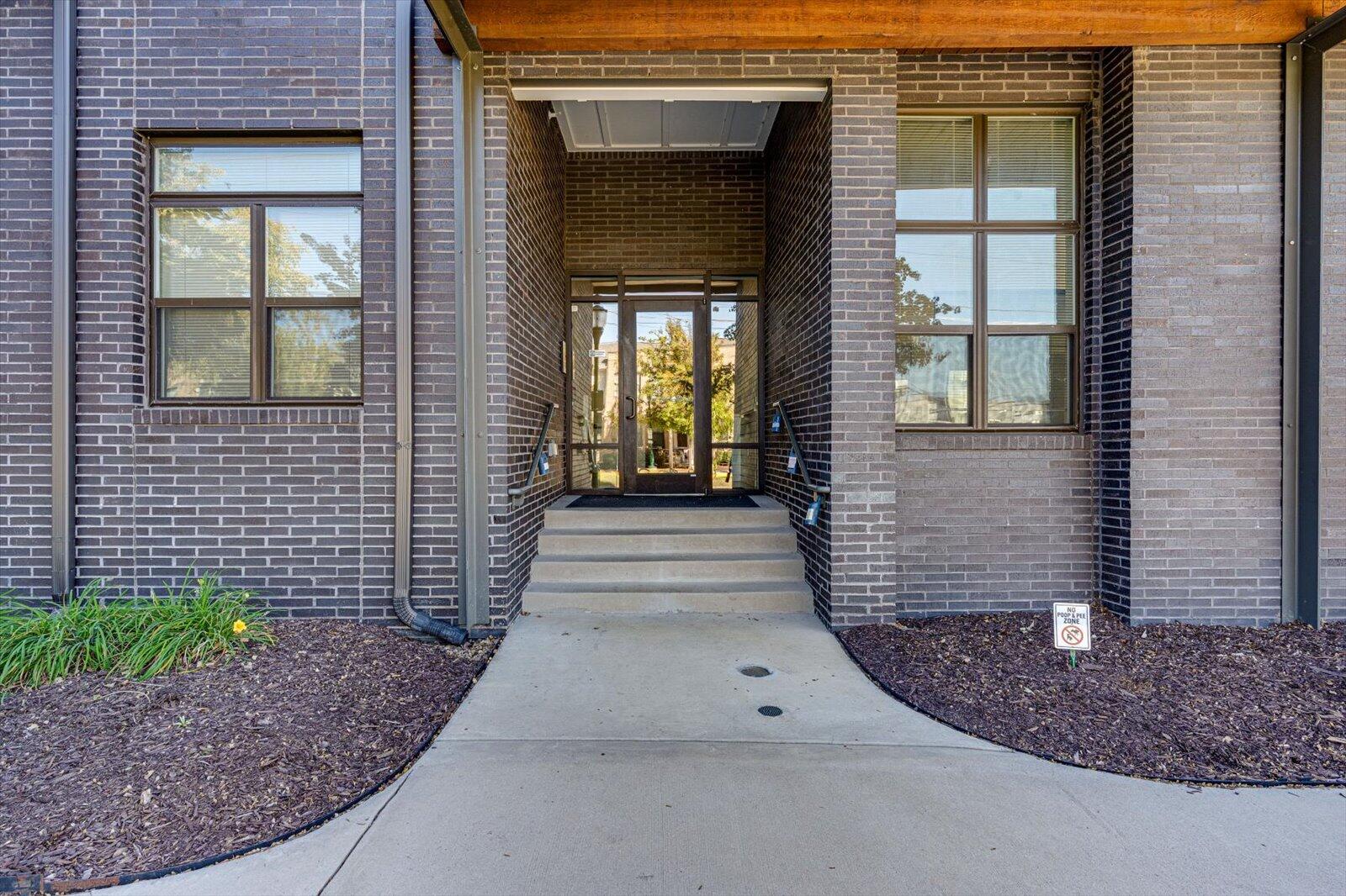 782 Riverfront Parkway, 313
