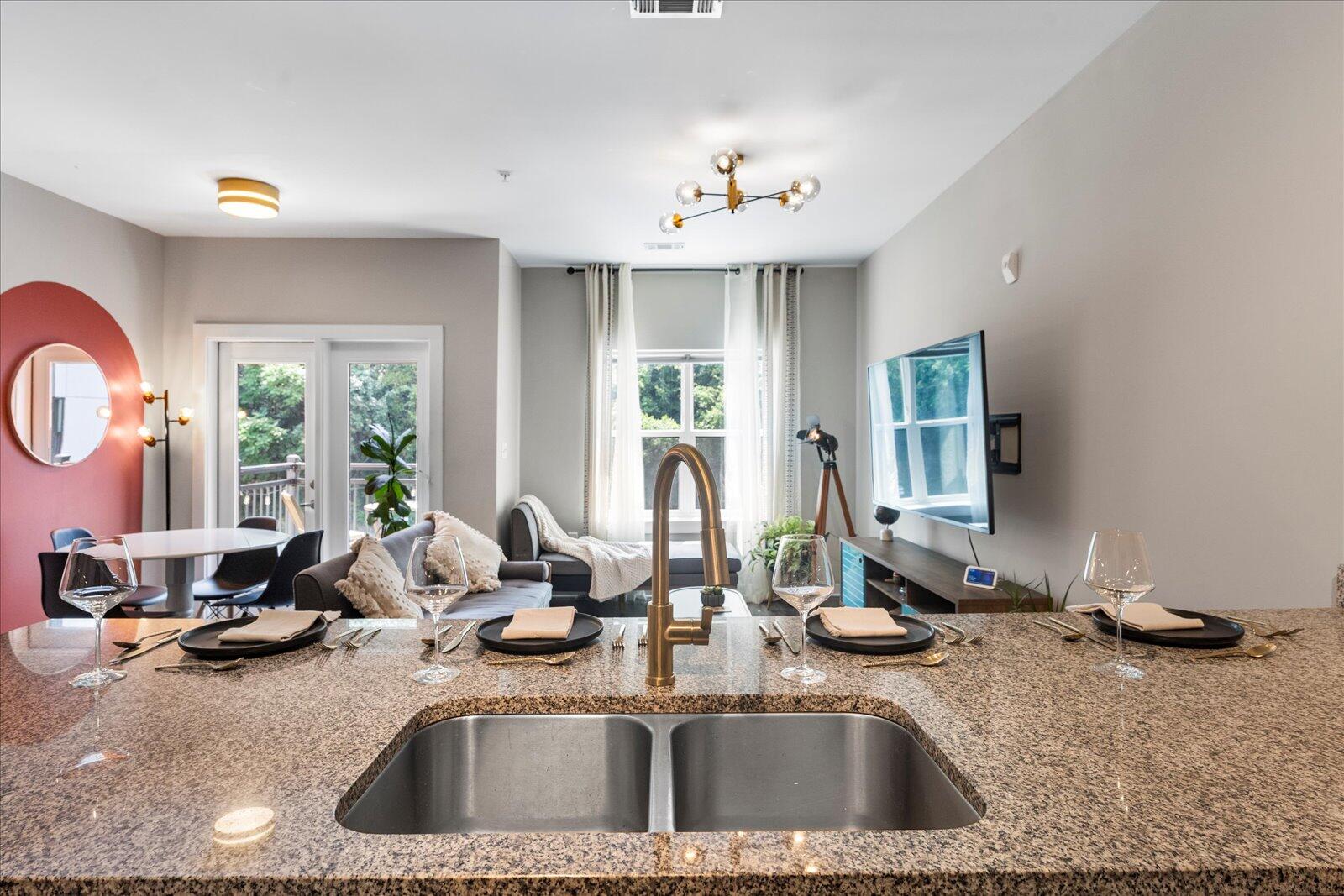 782 Riverfront Parkway, 313