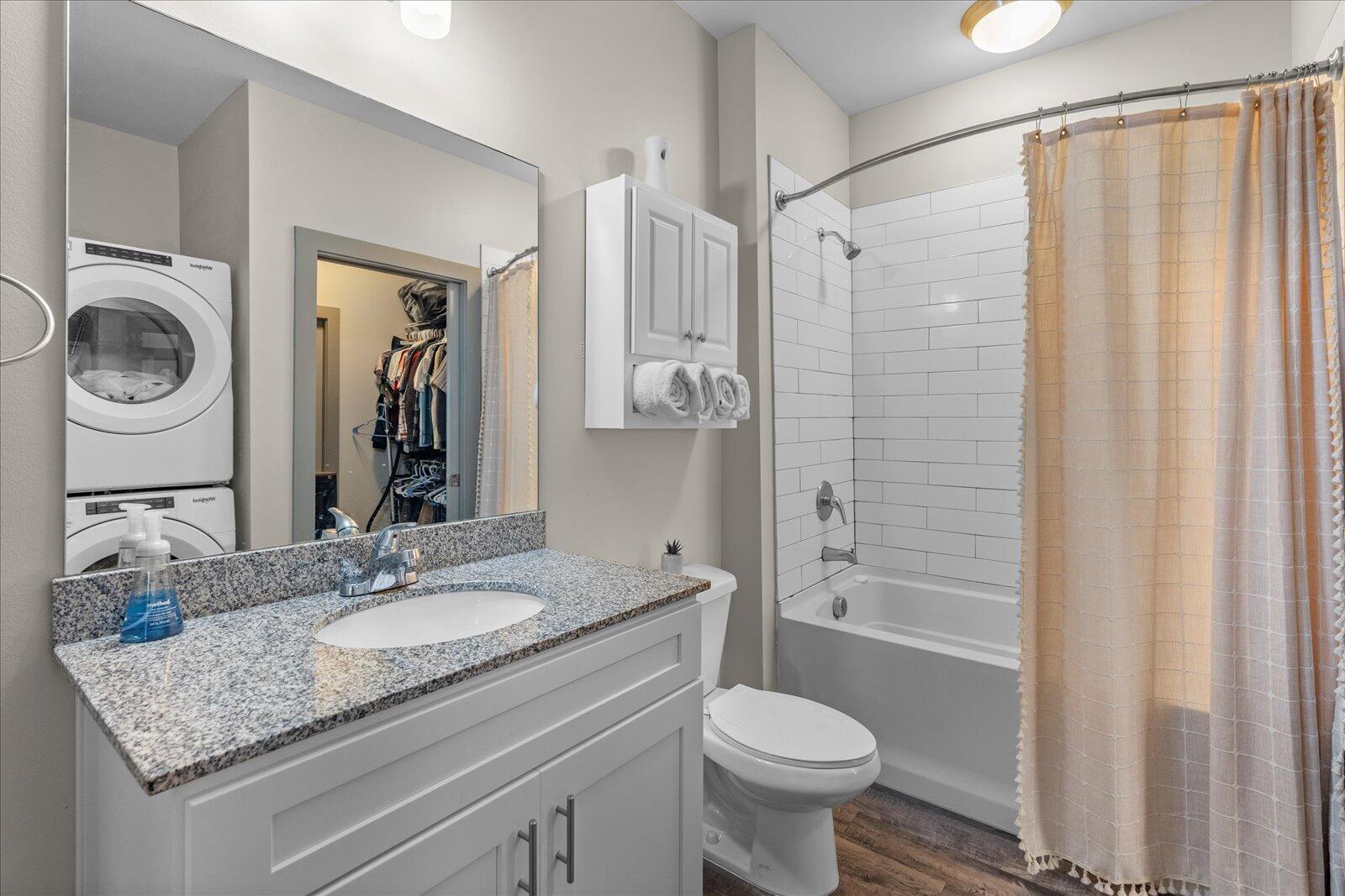 782 Riverfront Parkway, 313