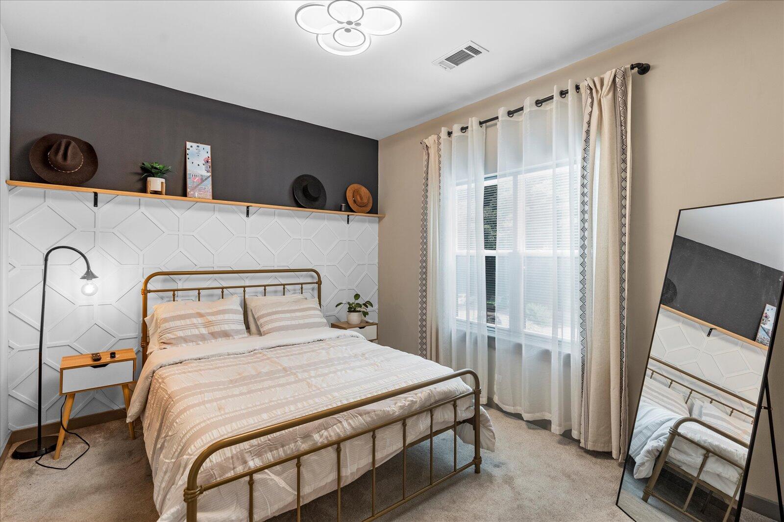 782 Riverfront Parkway, 313