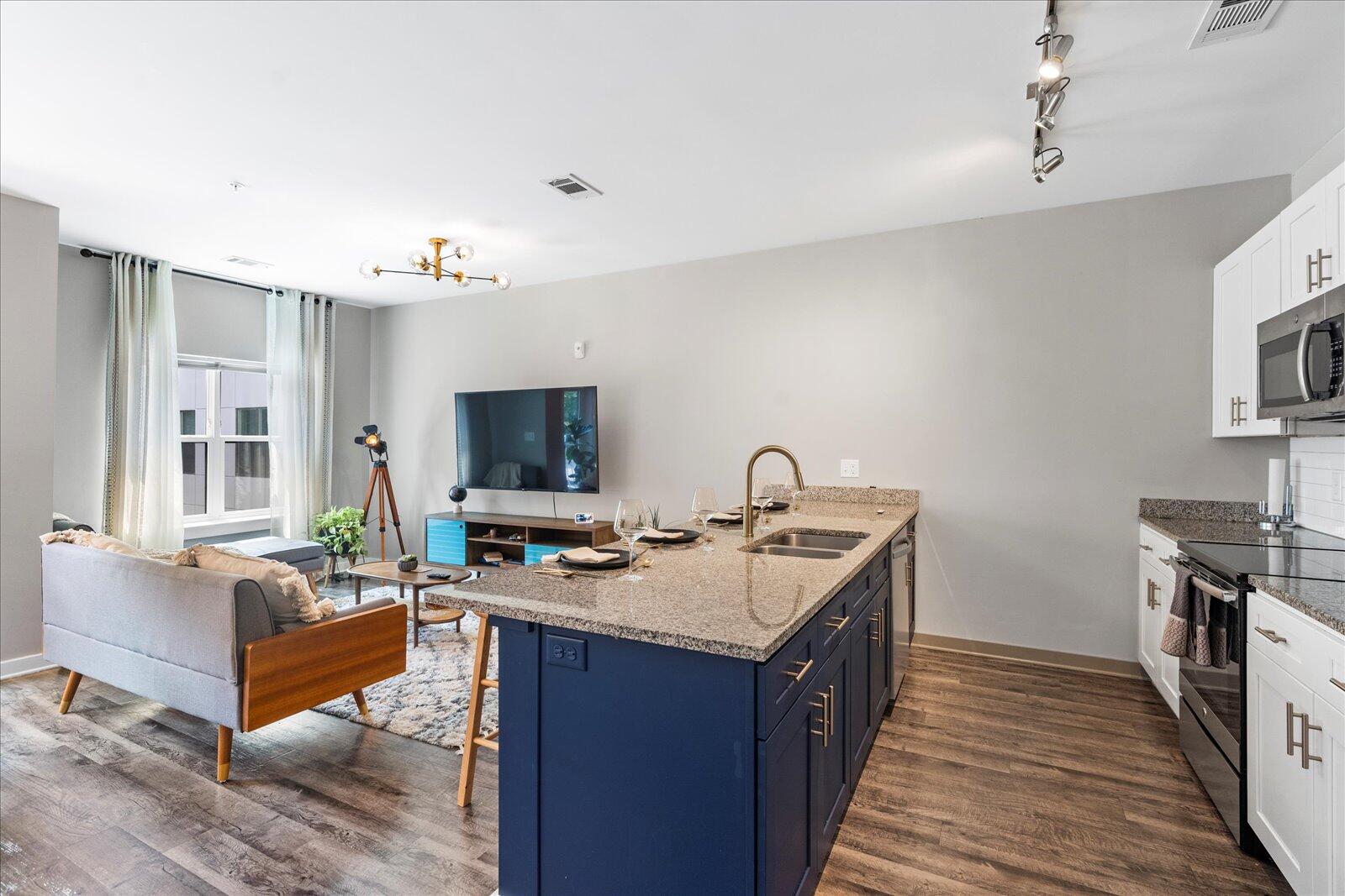 782 Riverfront Parkway, 313