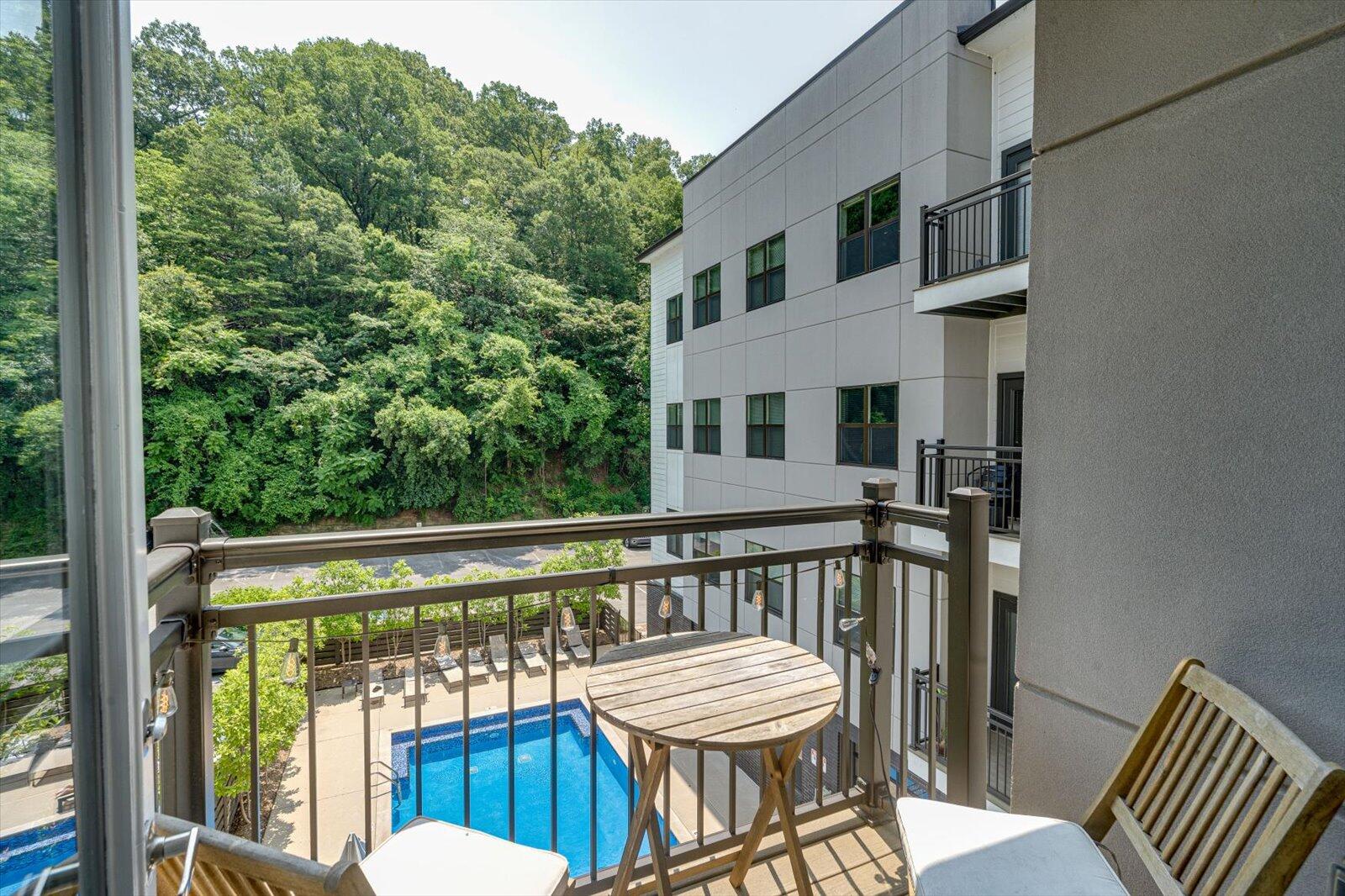 782 Riverfront Parkway, 313