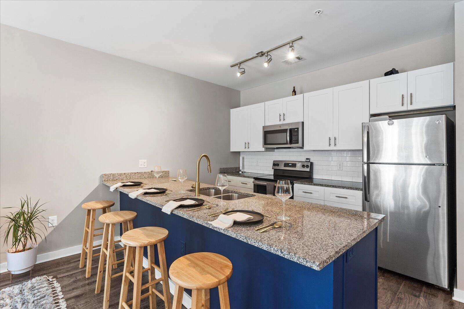 782 Riverfront Parkway, 313