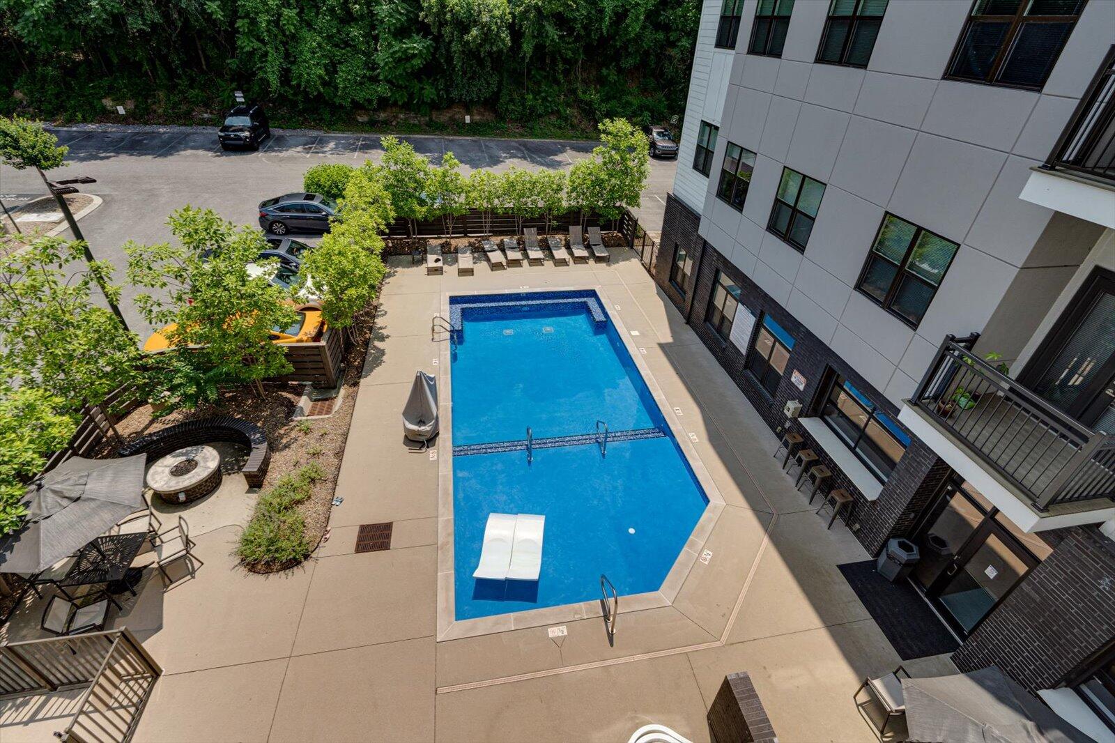 782 Riverfront Parkway, 313