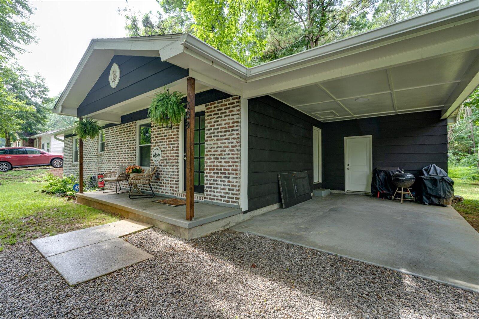 308 Pledger Parkway, LaFayette