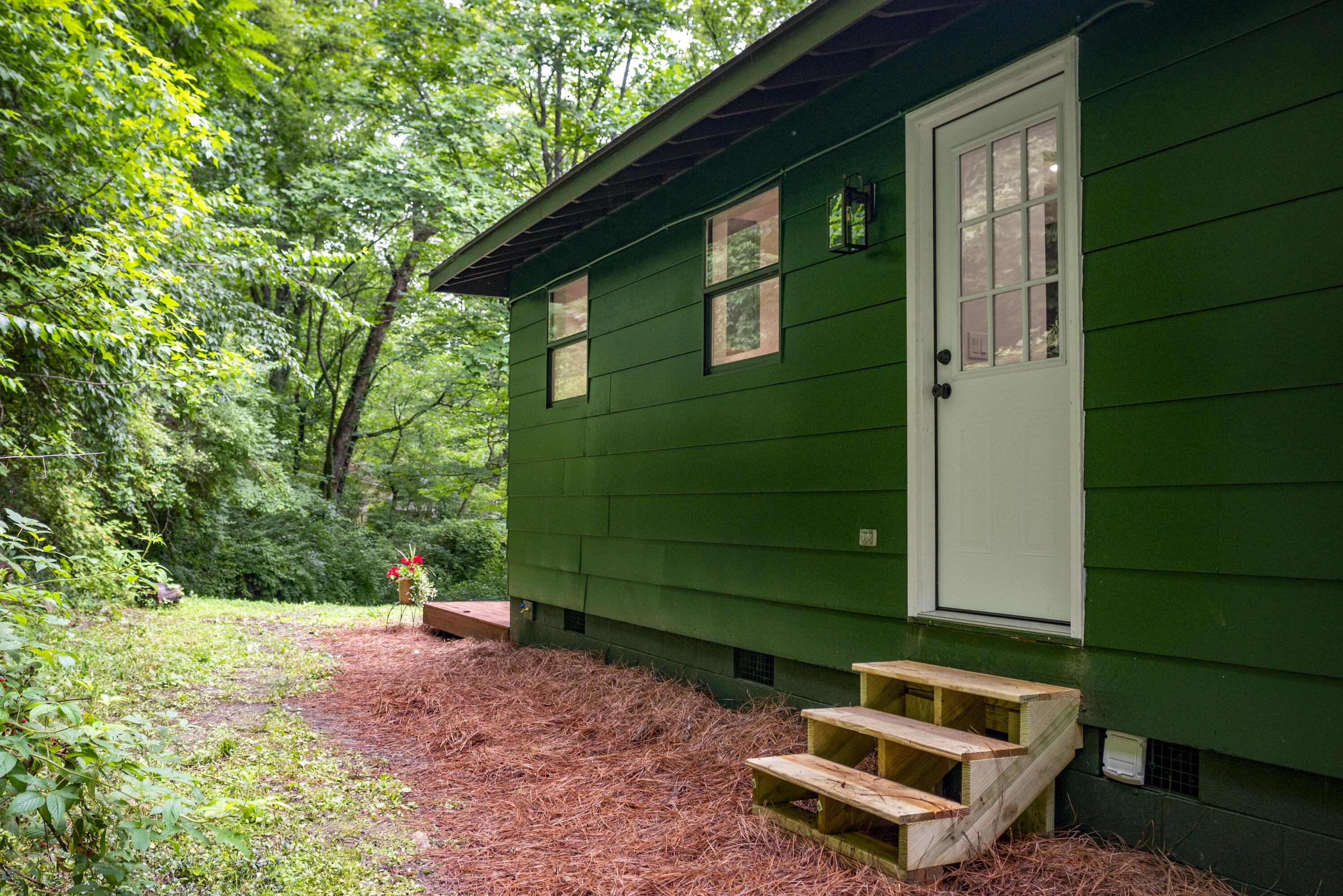 4217 W Road Road