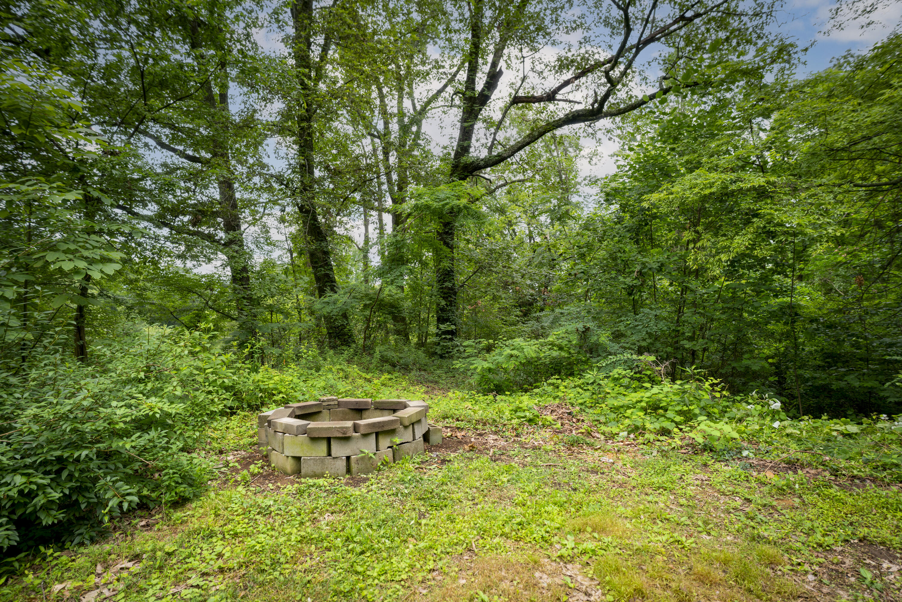 4217 W Road Road
