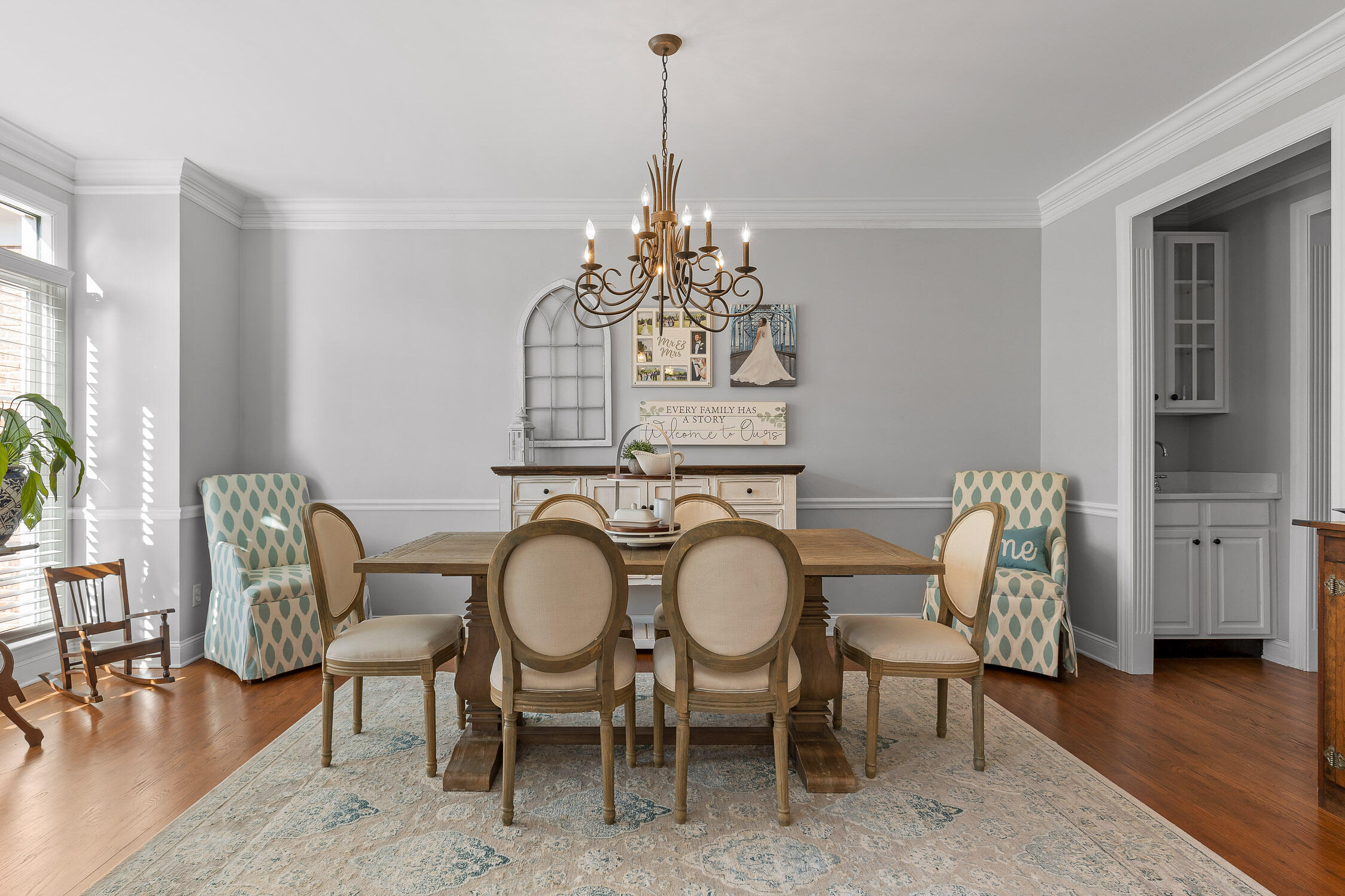 9727 Chestnut Hill Lane