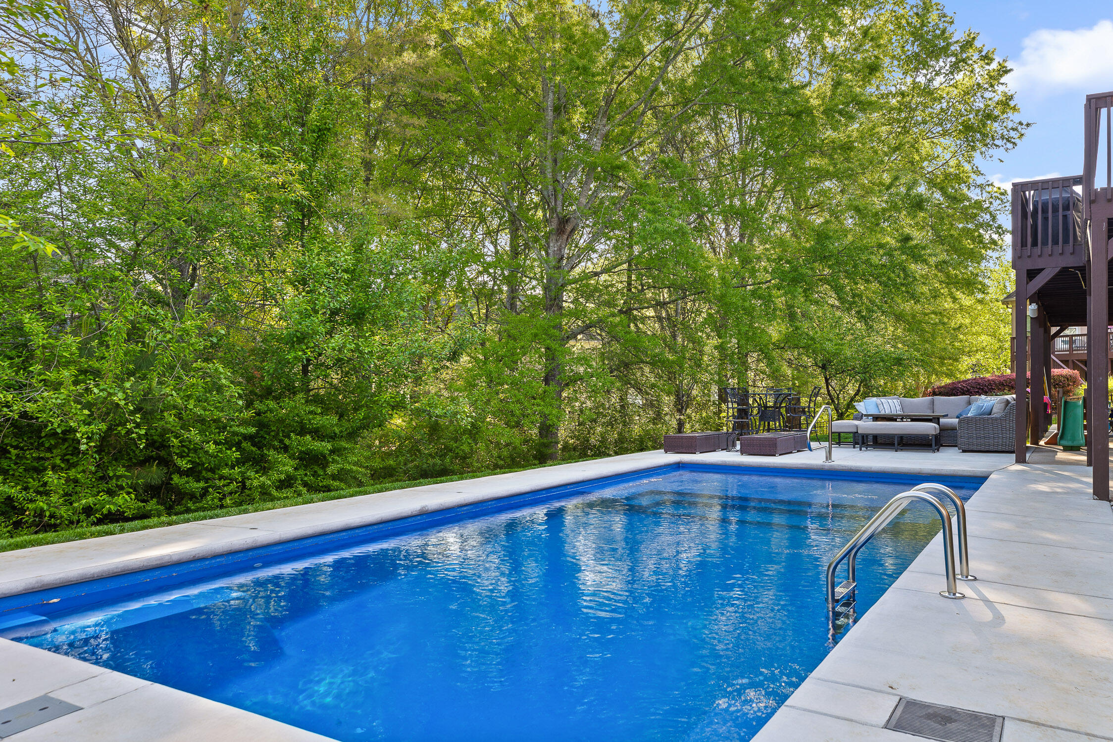 9727 Chestnut Hill Lane