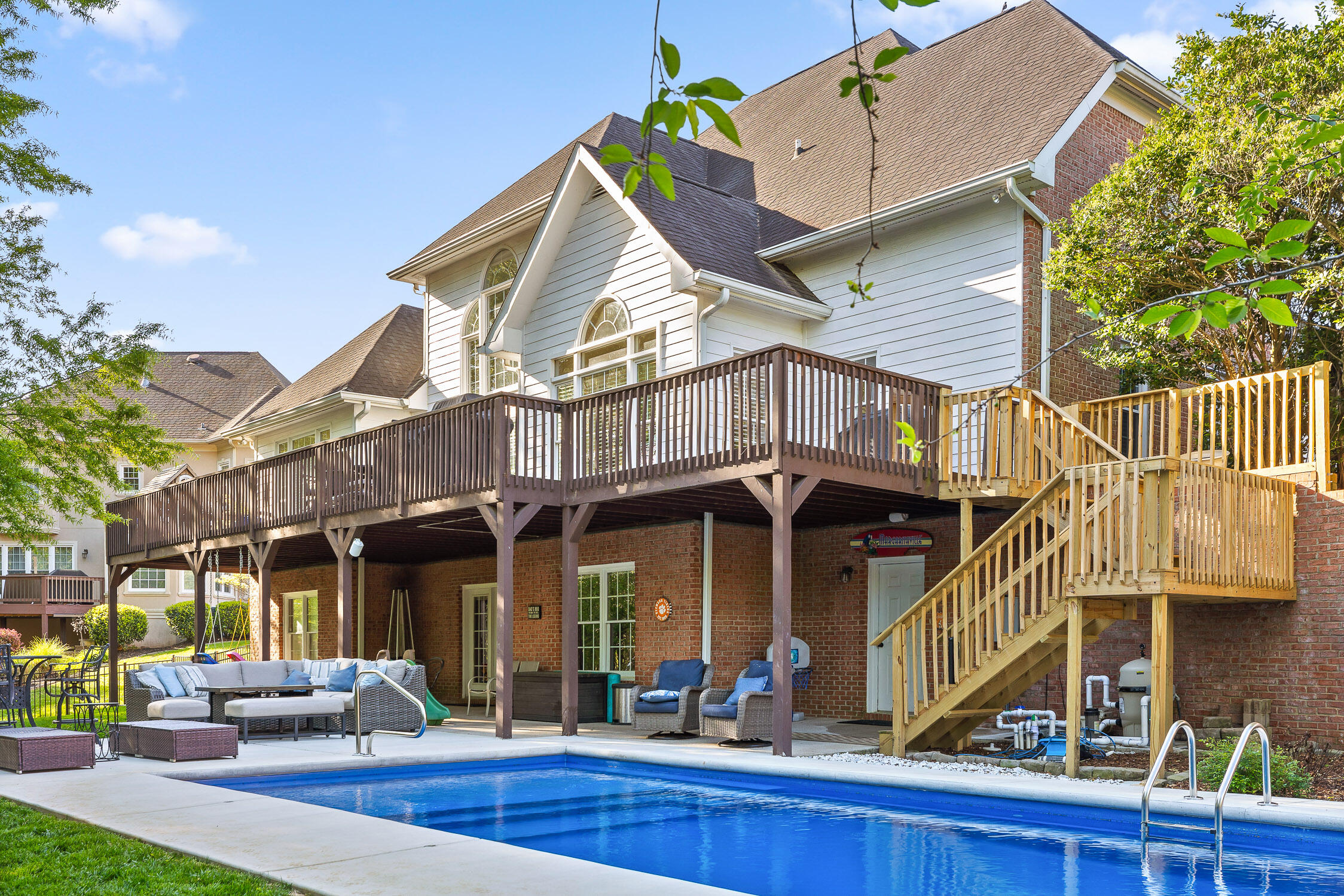 9727 Chestnut Hill Lane